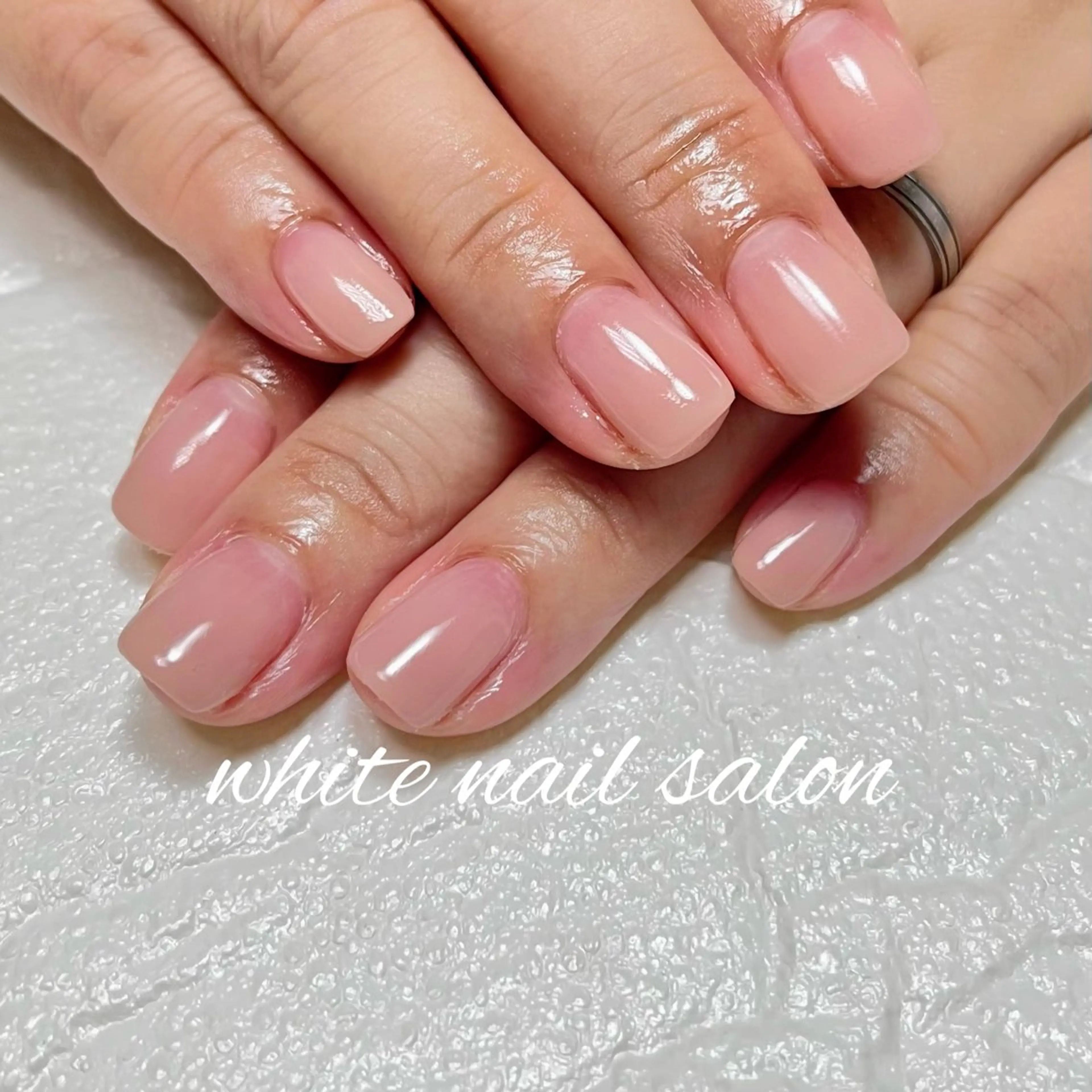 ネイル ラメ(グリッター) シンプルネイル white nail salonのネイルデザイン