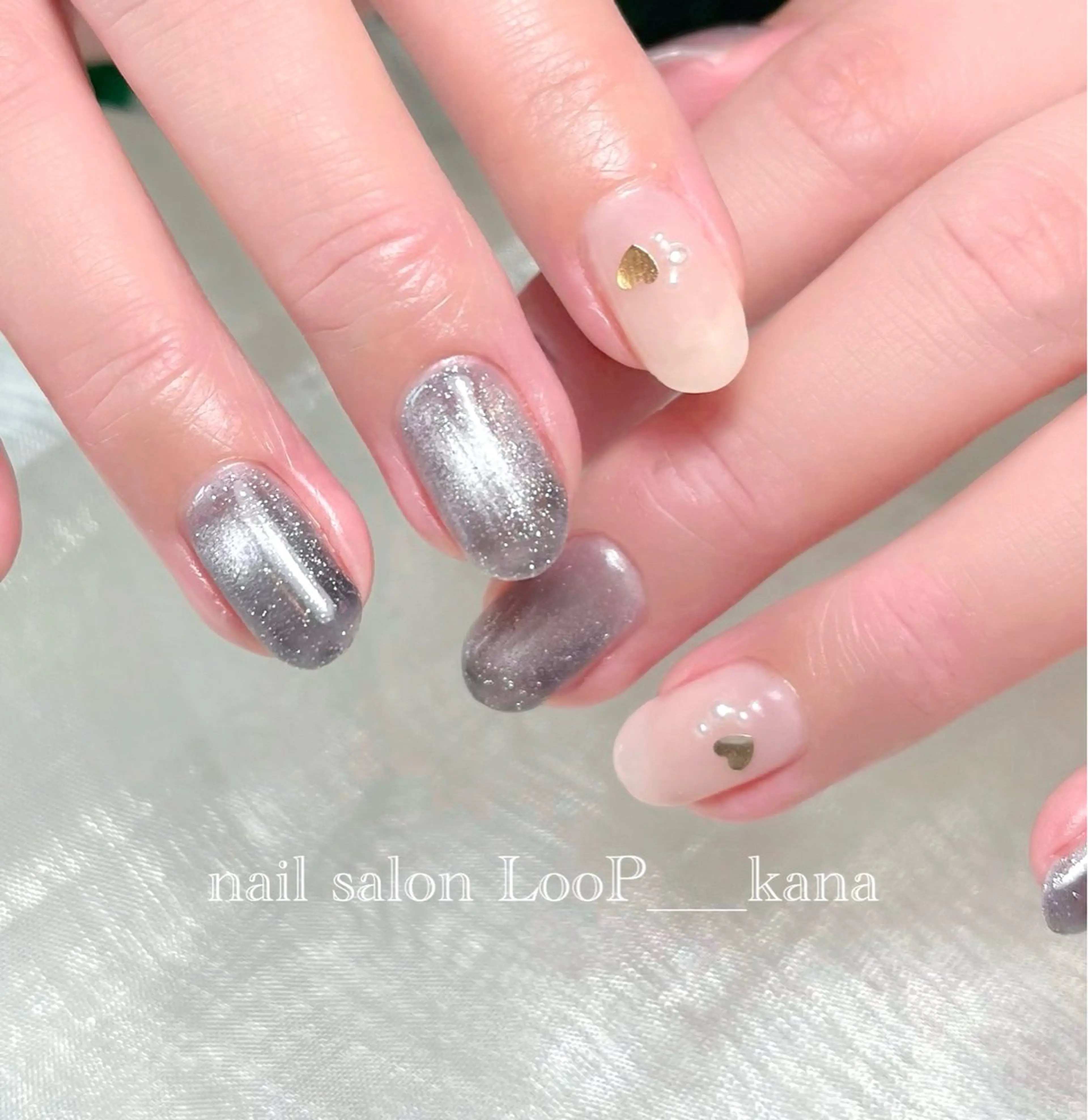 ネイル ハート ホログラムネイル マグネットネイル ネイビー ハンドネイル ネイルモデル募集中 LooP-kanaのネイルデザイン