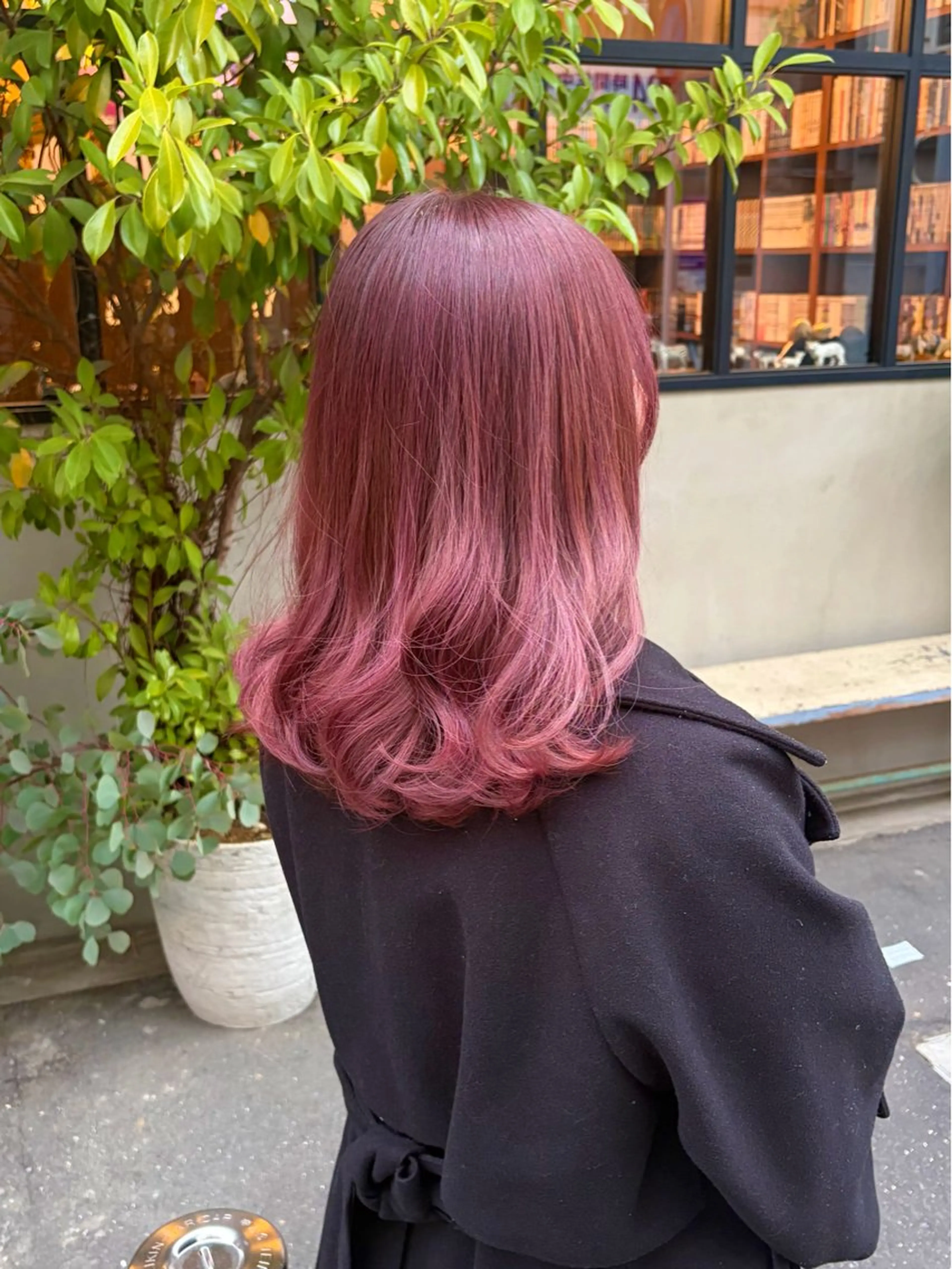 セミロング カラー ピンクカラー ヘアカラー トリートメント 竹内 春奈のヘアスタイル