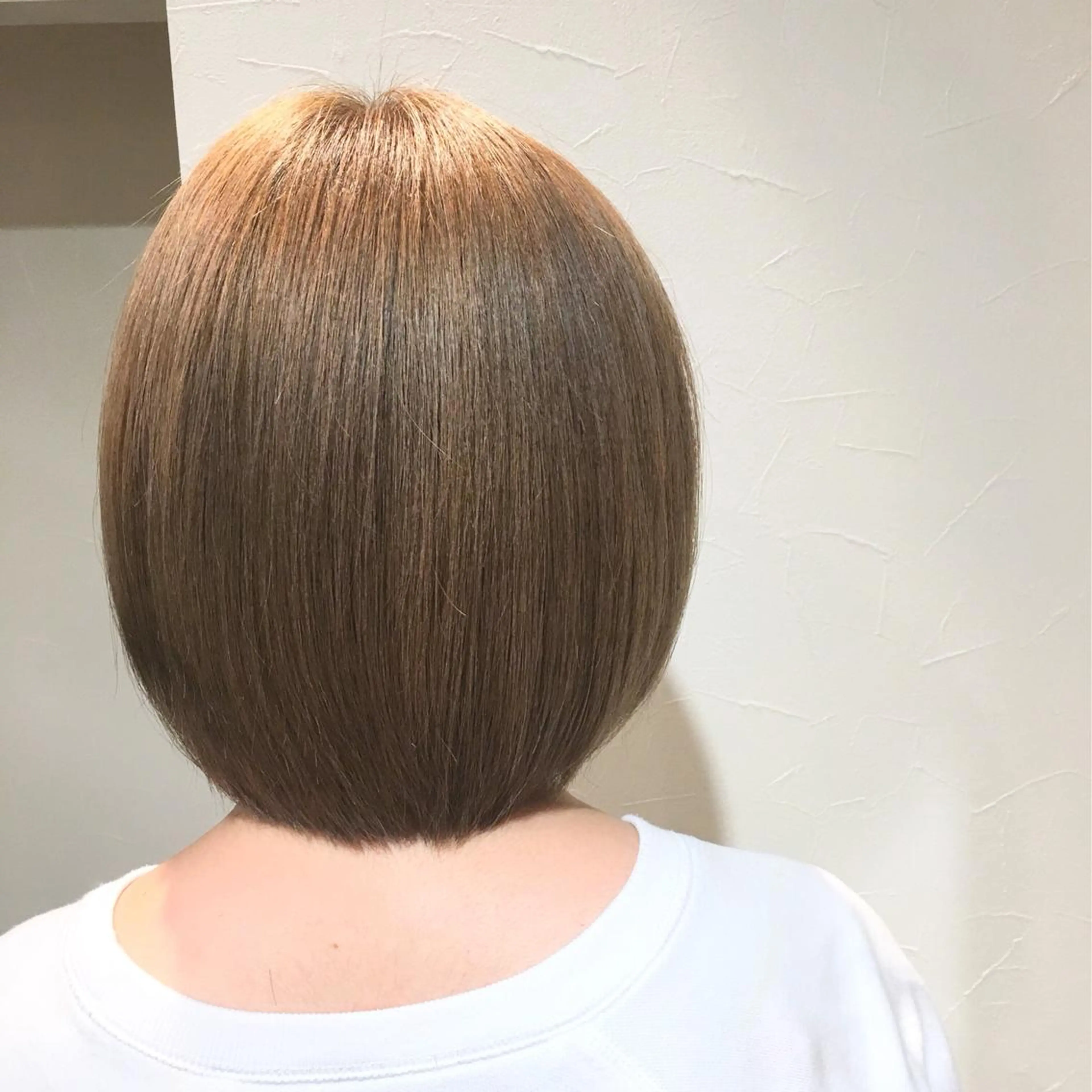 ショート カラー ヘアアレンジ ベージュカラー ブリーチ As hair所属・柔らか垢抜けｶﾗｰと ｶｯﾄ🫧ASUKAのヘアスタイル