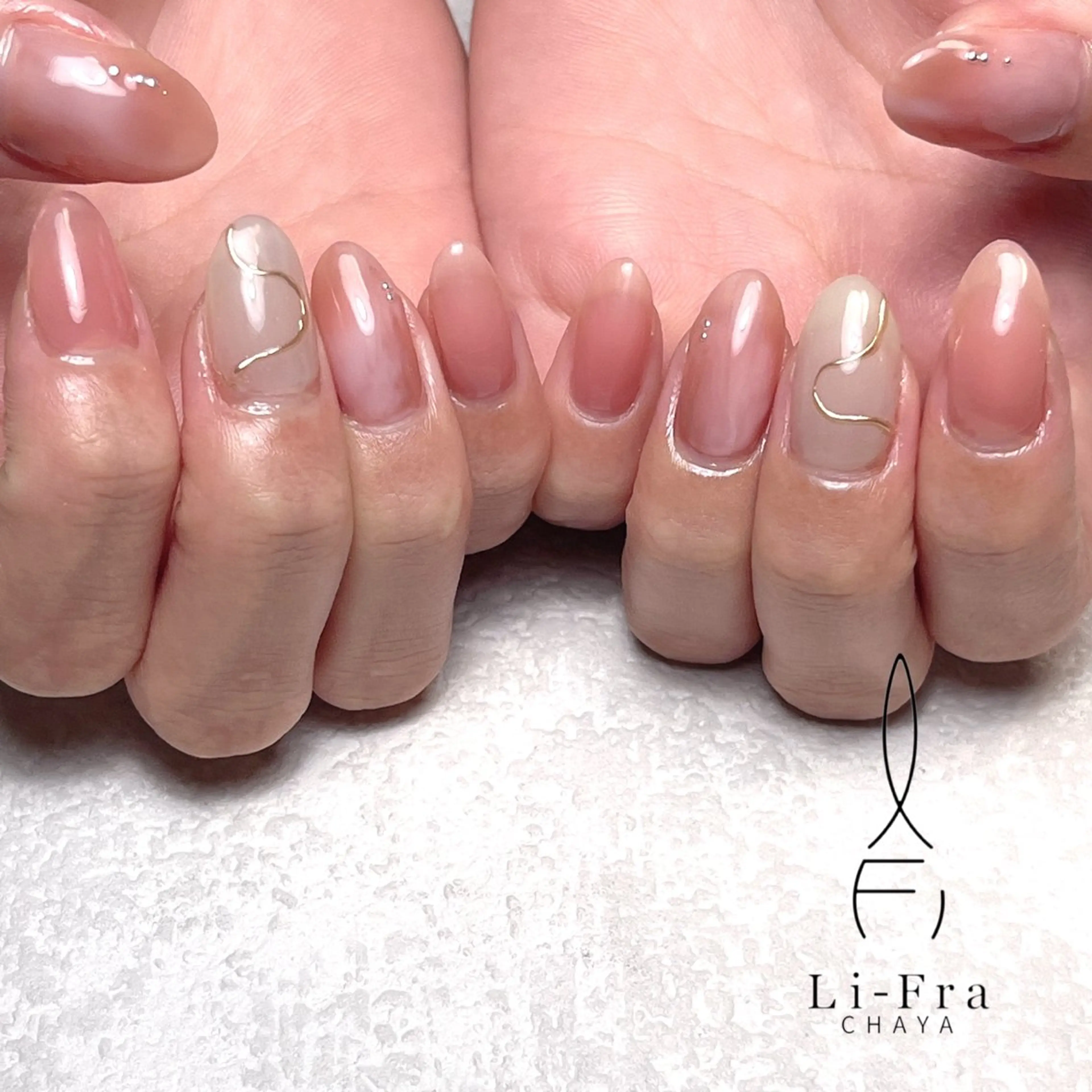 ネイル ニュアンスネイル Li-Fra JINNOのネイルデザイン