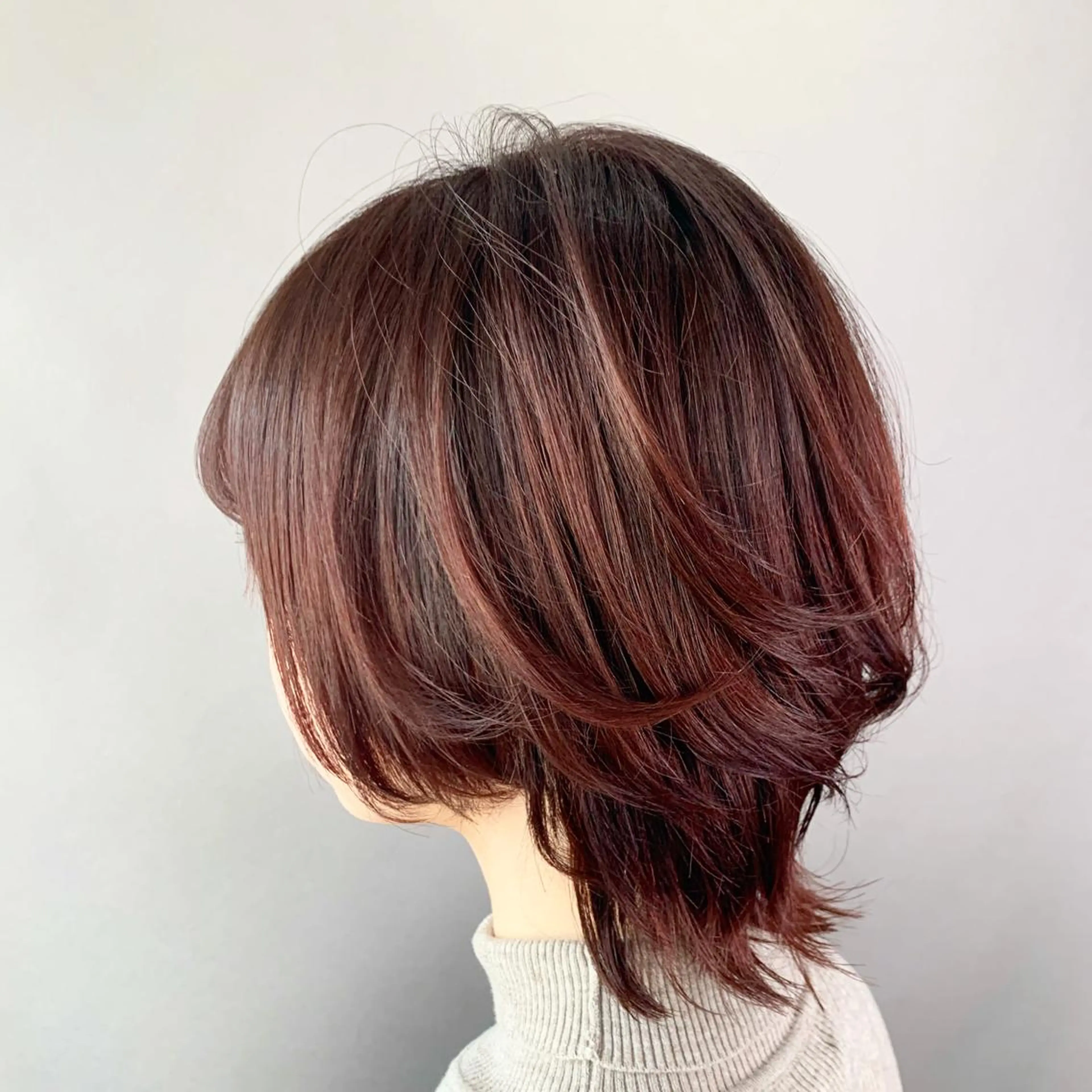 ショート カット ヘアカラー 福森 みずきのヘアスタイル