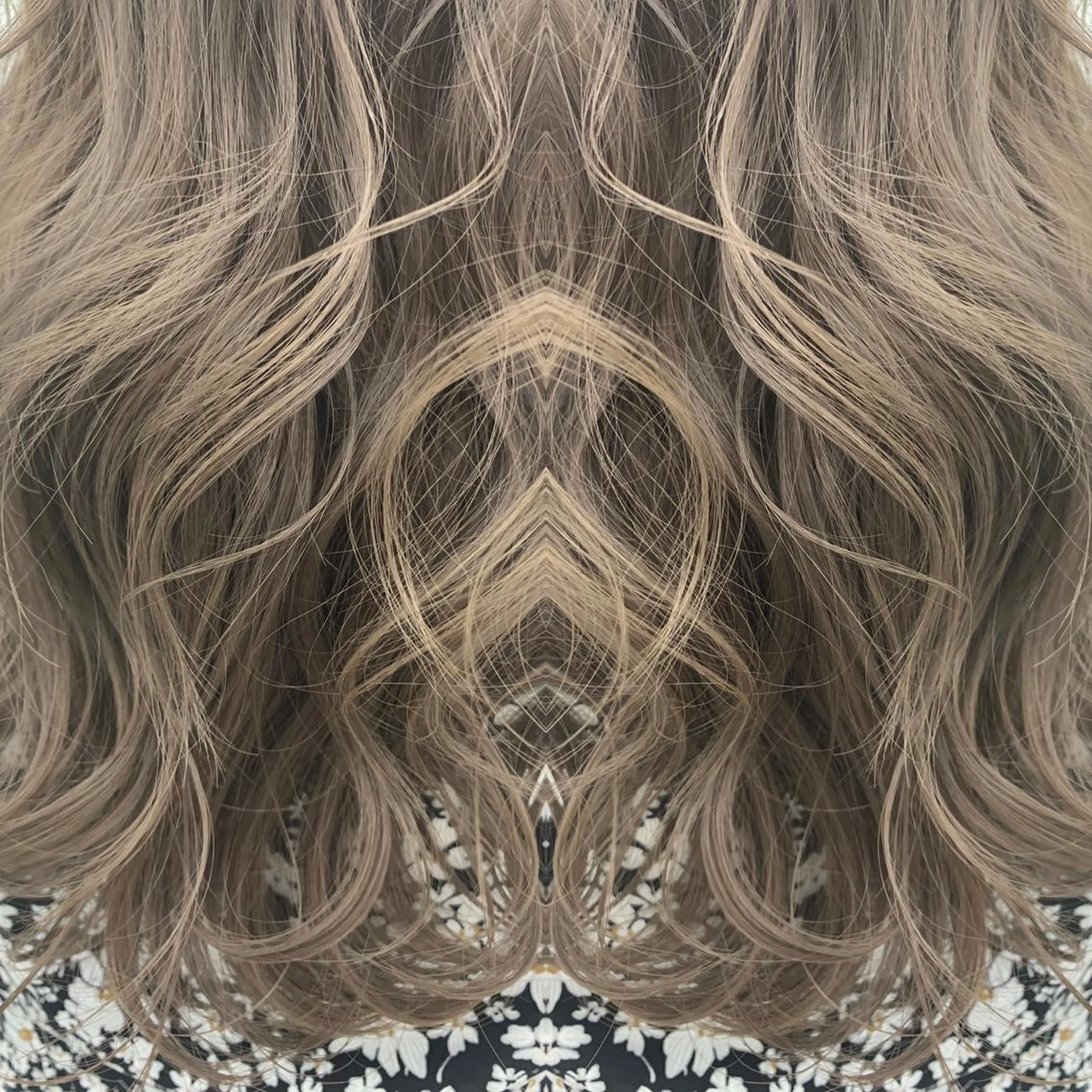 カラー ベージュカラー ブリーチ ミルクティーベージュ ヘアカラー 中川 来紀のヘアスタイル