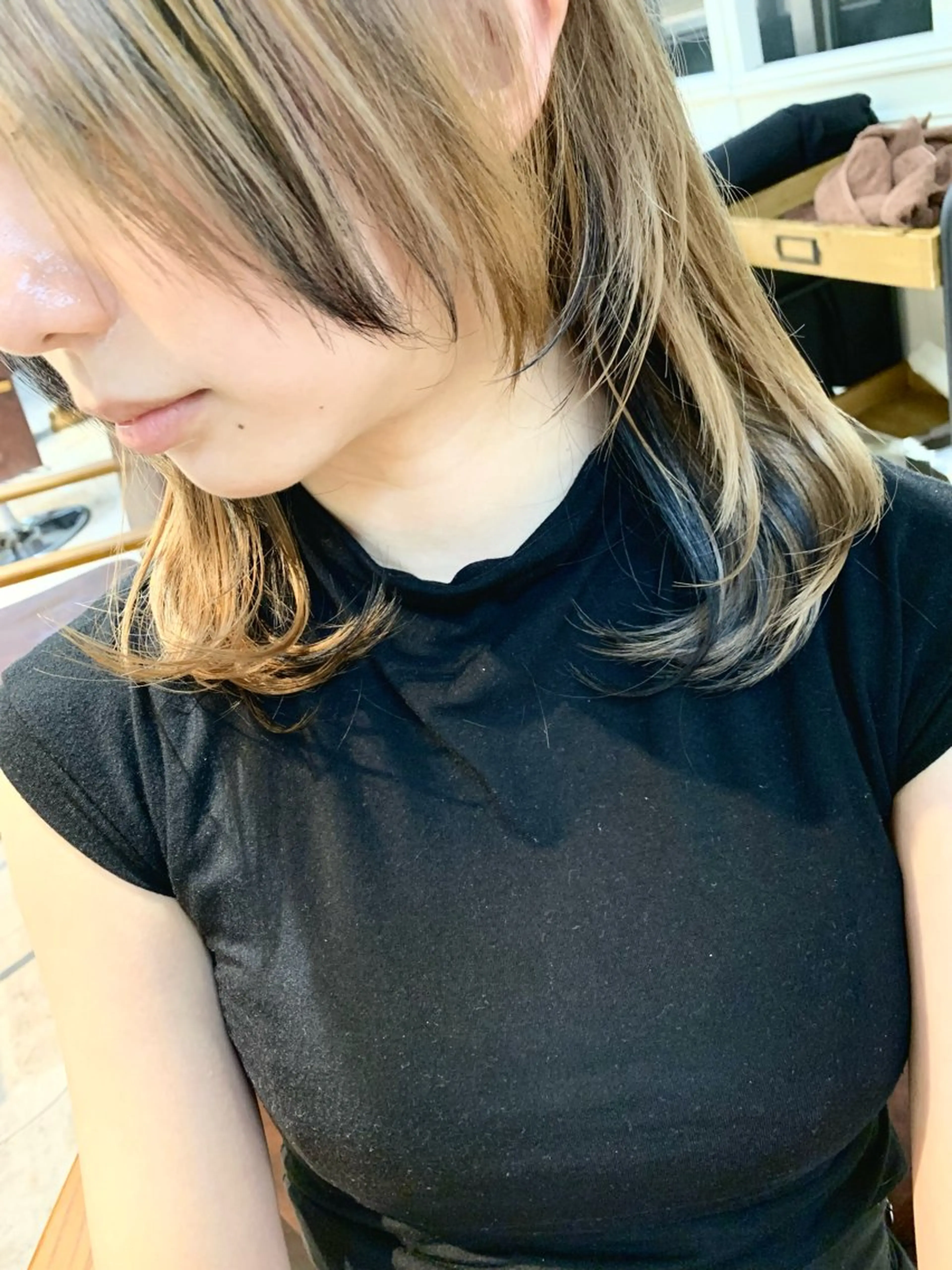 セミロング ヘアカラー ✨ハイトーン✨艶髪 ✨髪質改善✨和田のヘアスタイル