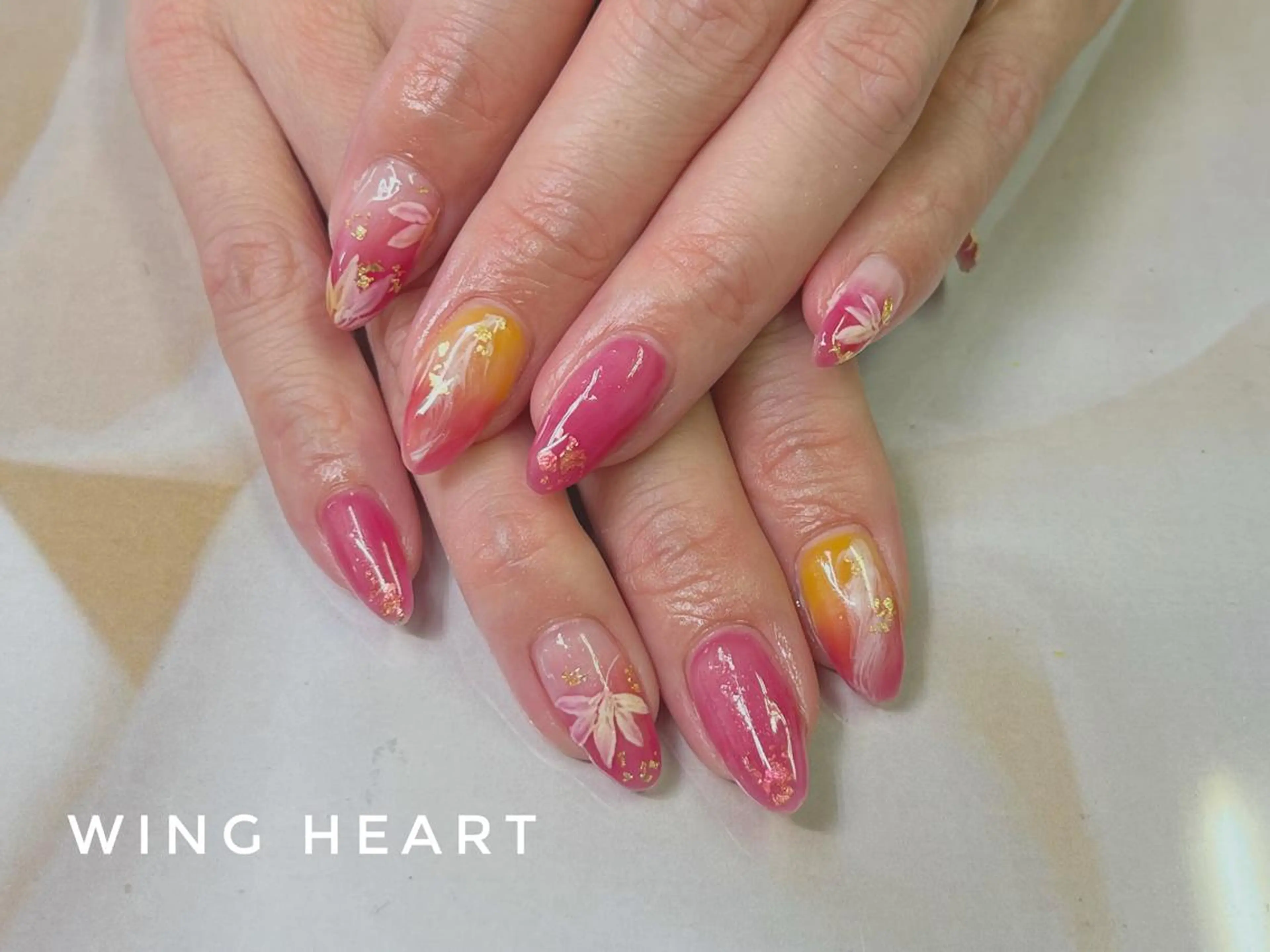 ミディアム H NANAのネイルデザイン