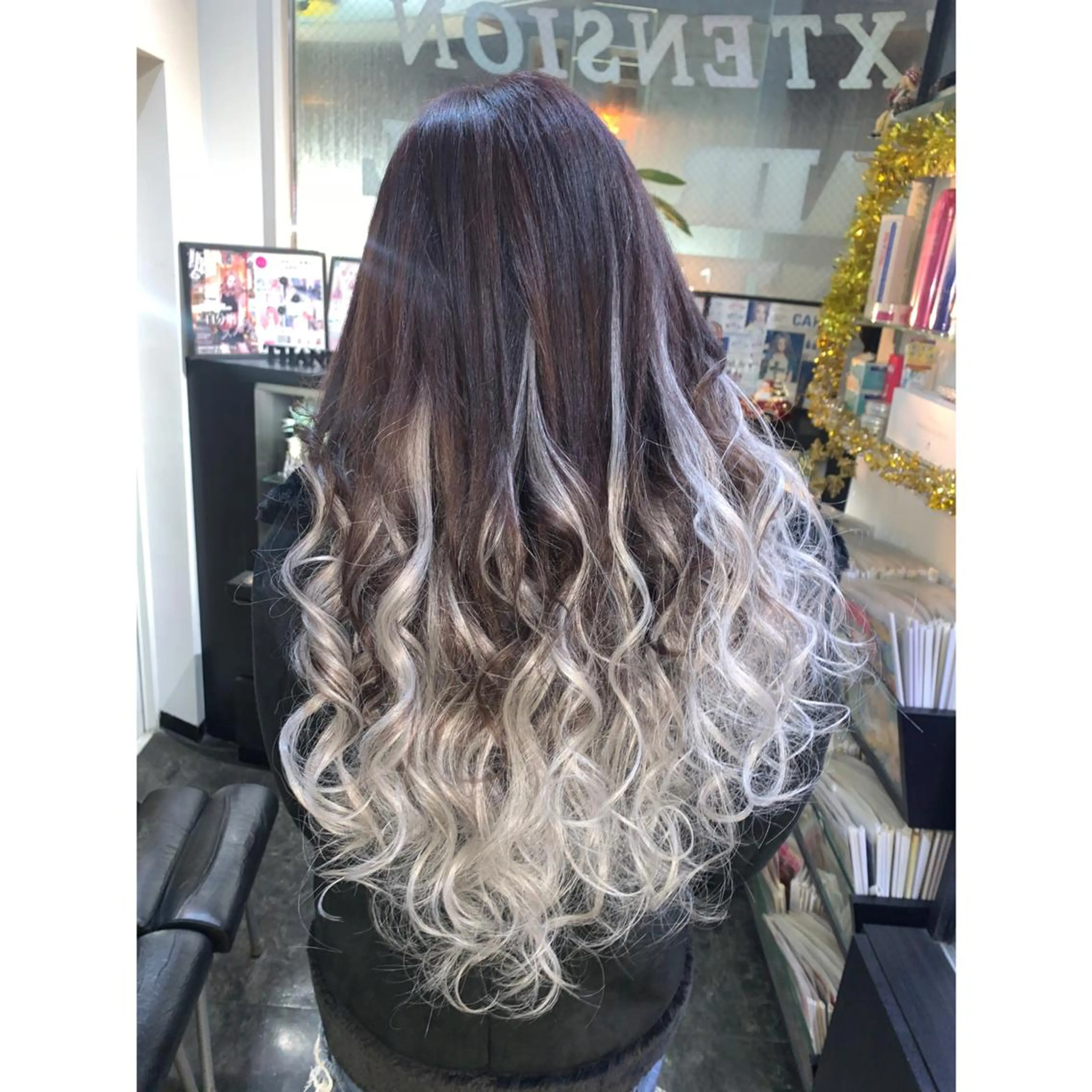 ロング カラー 韓国カラー/エクステ carryのヘアスタイル