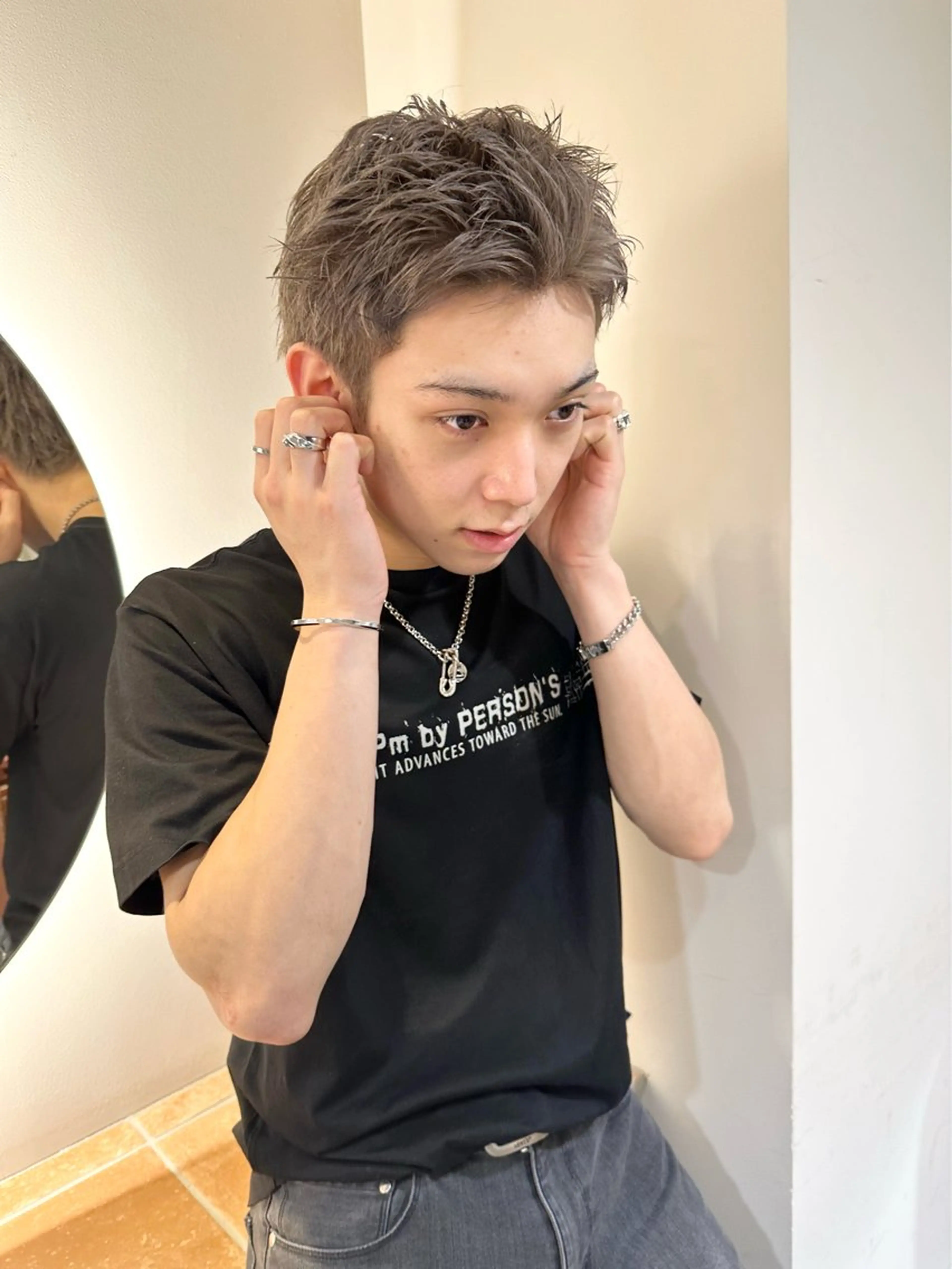 ショート カラー パーマ ヘアアレンジ メンズ メンズバレイヤージュ メンズブリーチ メンズハイライト メンズインナーカラー メンズ韓国風 🦕ウルフカット 🦕akihoのヘアスタイル