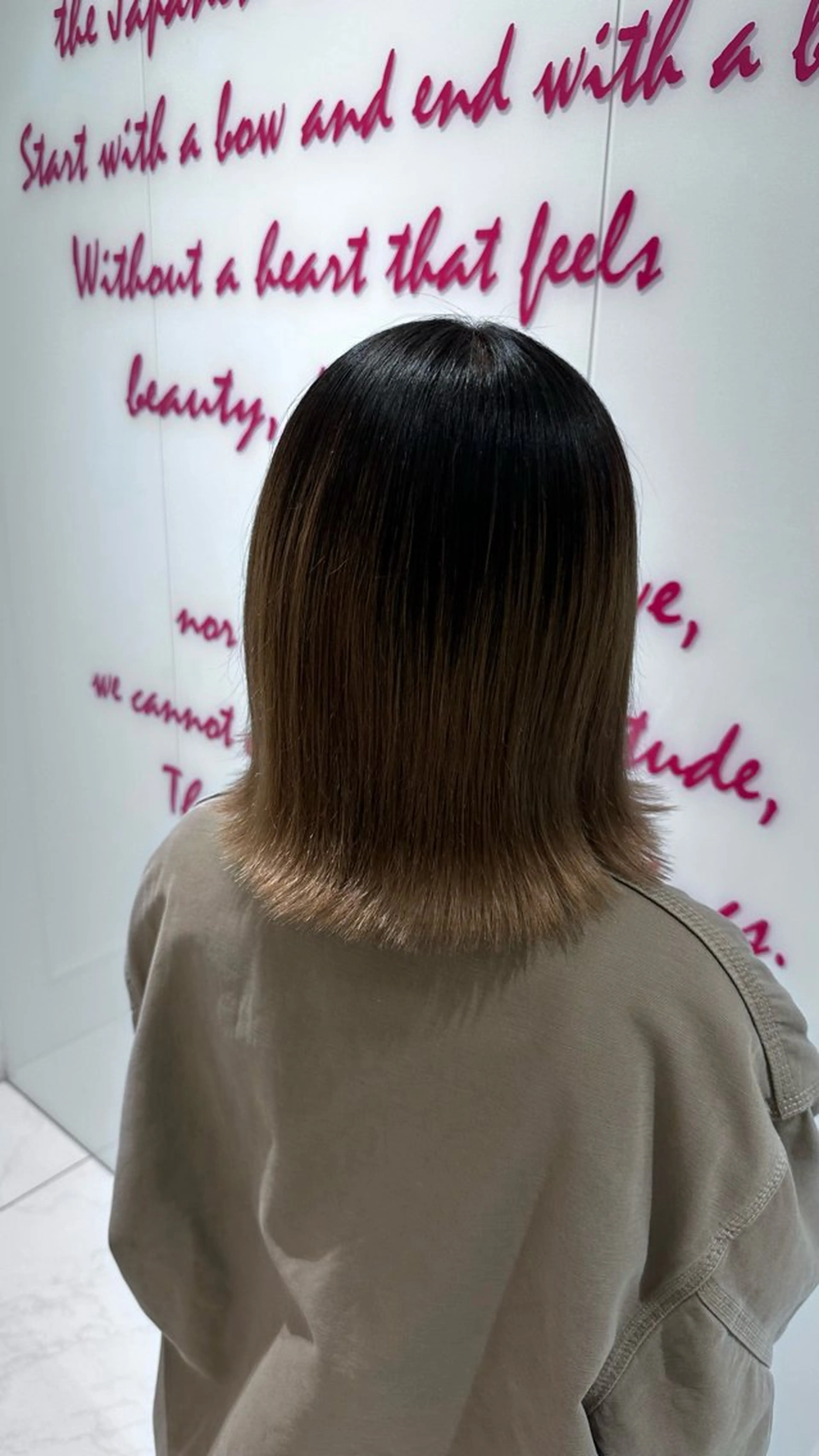 ミディアム ボブ 外ハネヘア 半田 陽菜のヘアスタイル