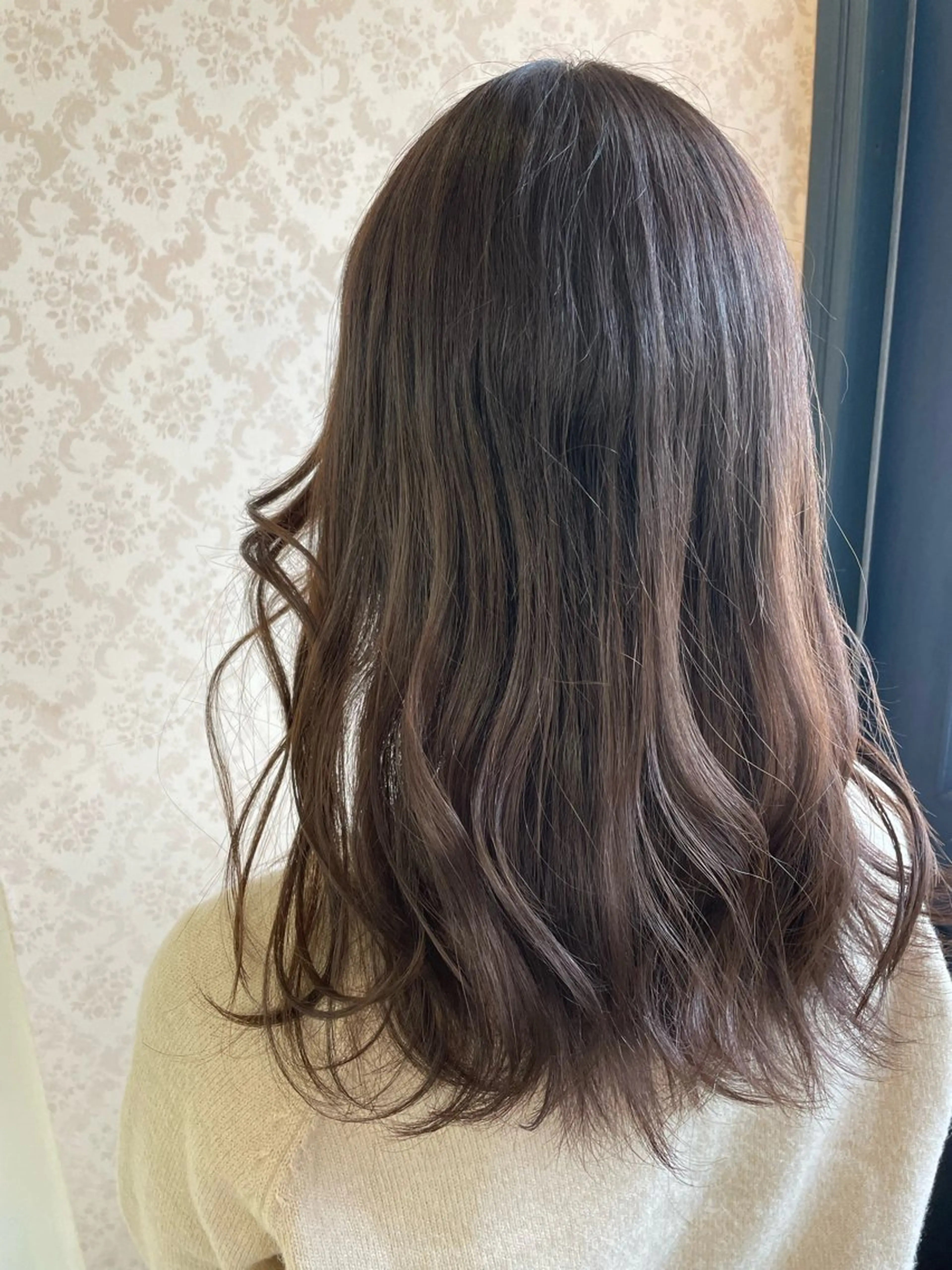 セミロング ヒヨシ ルナのヘアスタイル