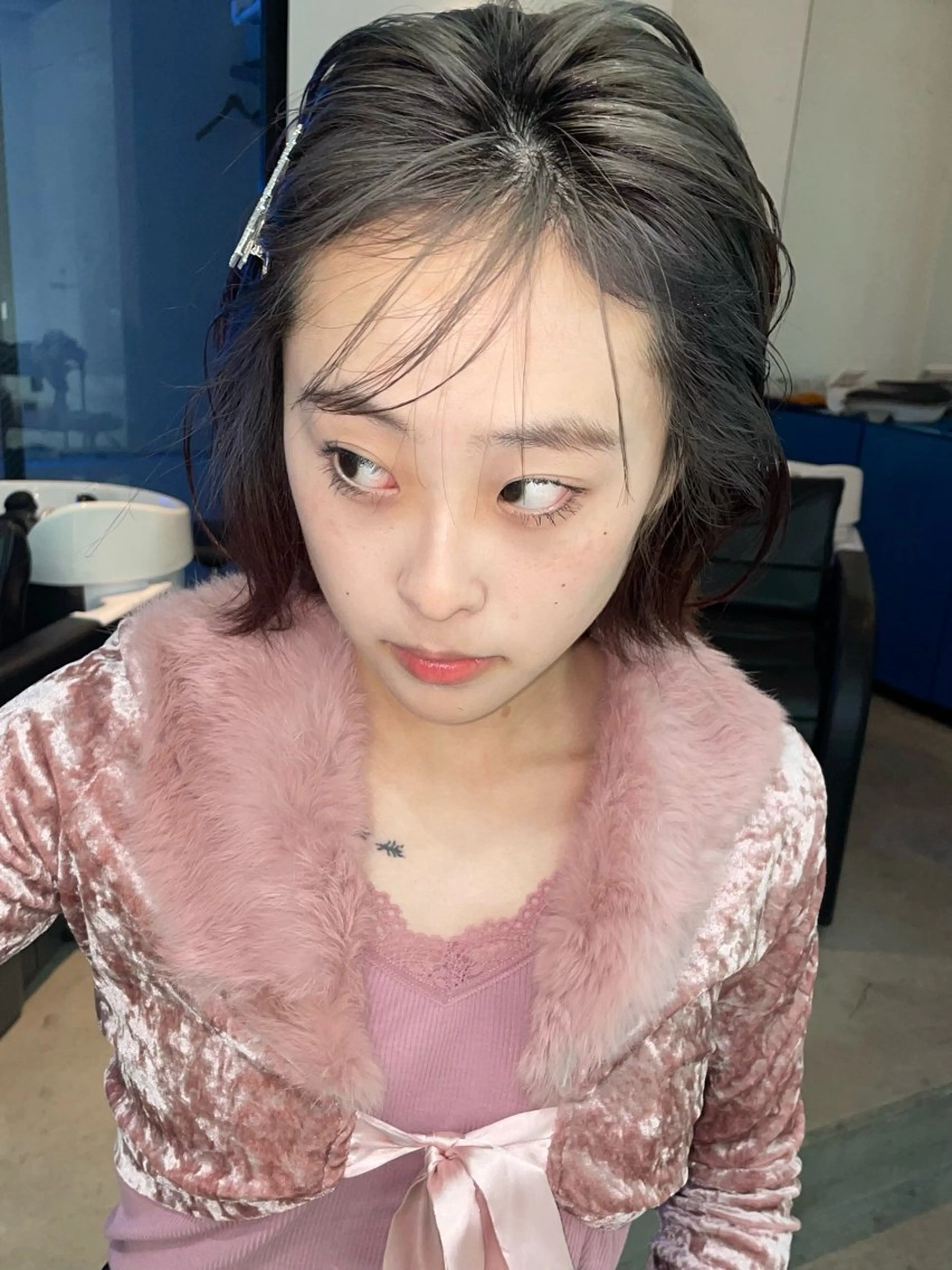 ミディアム カラー ミディアムパーマ ブリーチ ダブルカラー イヤリングカラー ハイライトカラー ヘアカラー トリートメント スパイラルパーマ 🌐hina⭐️のヘアスタイル