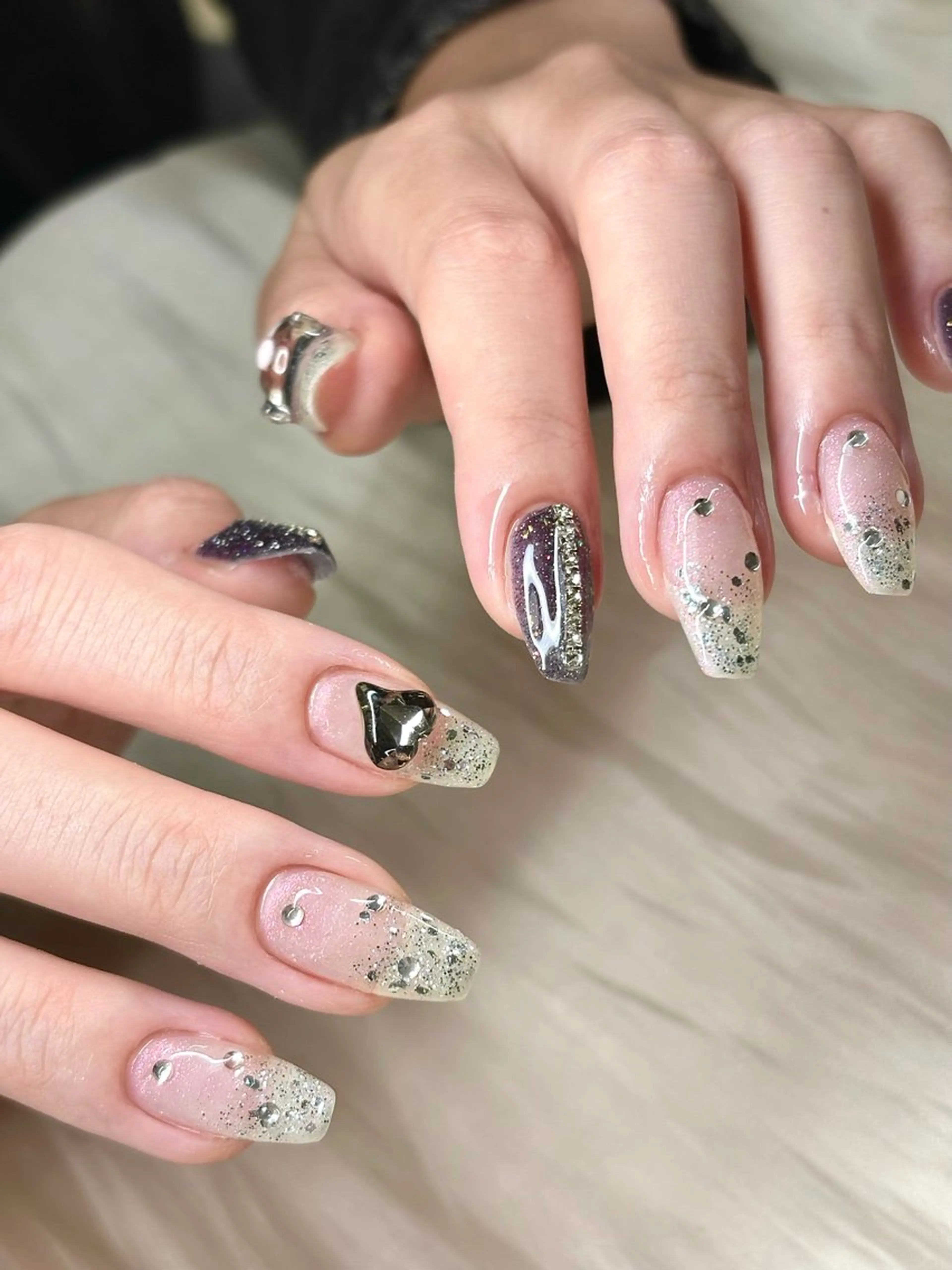 ネイル キラキラネイル ETE LUNA NAILのネイルデザイン