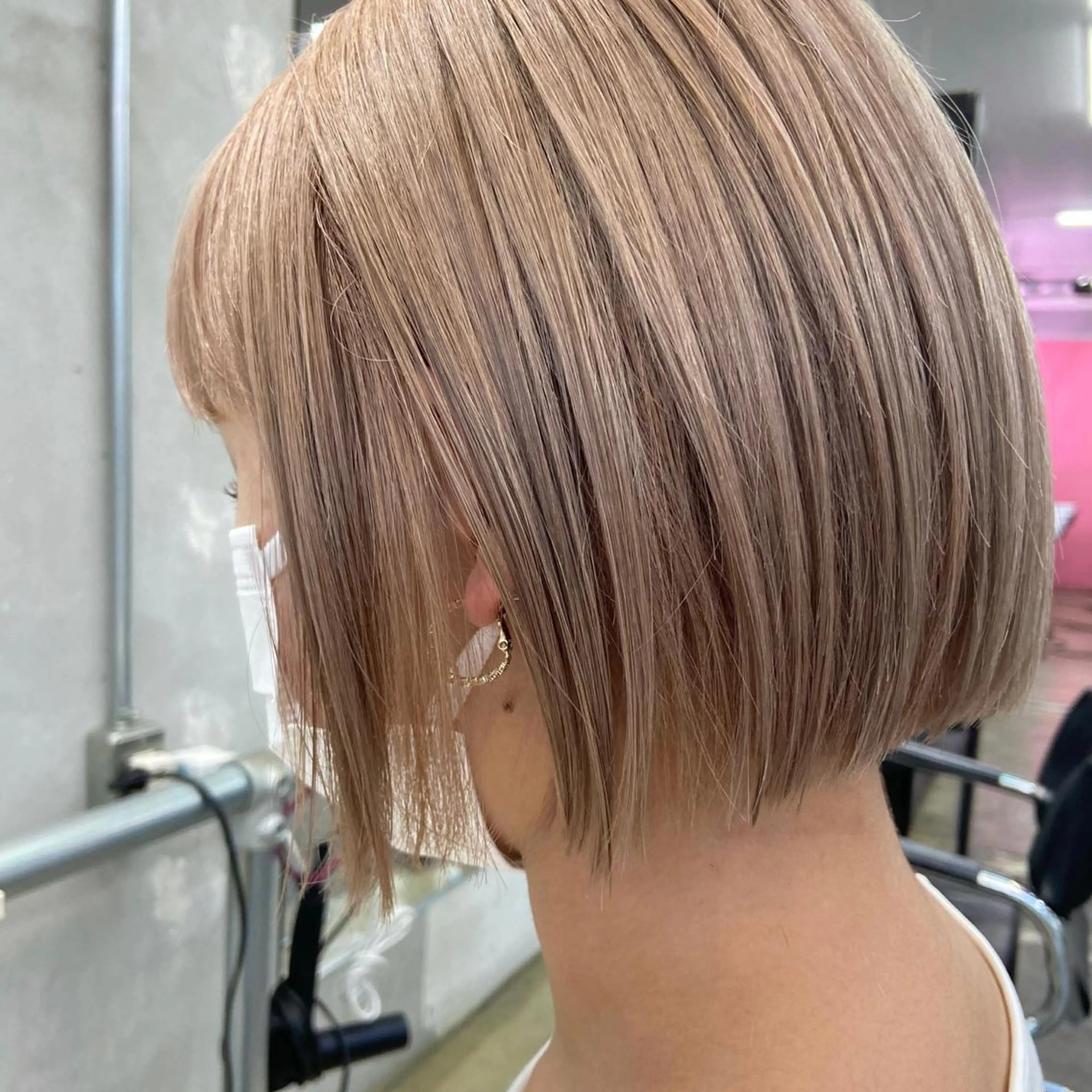 ショート カラー ☘️ブリーチ/ハイト ーン/レイヤー/のヘアスタイル