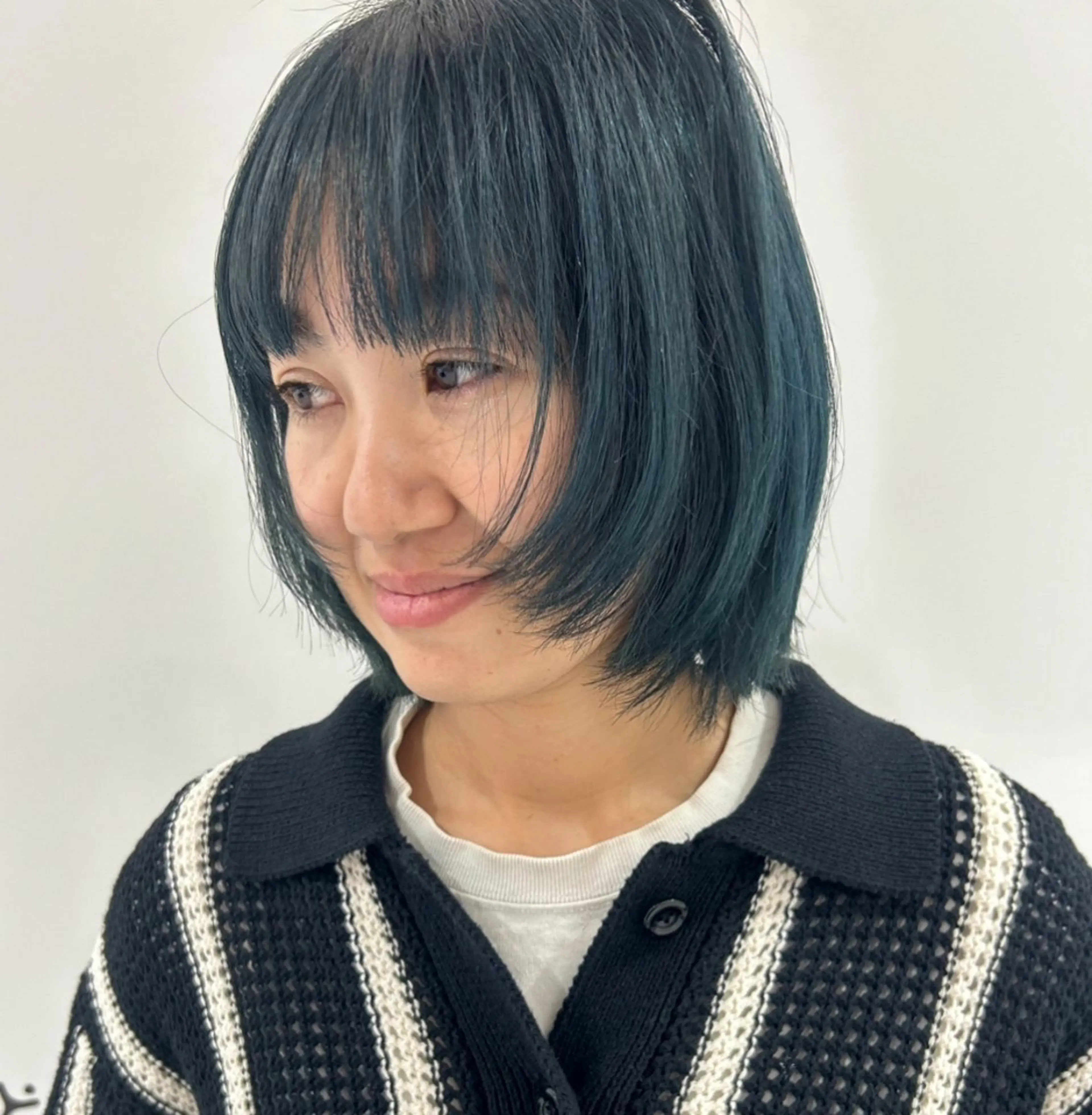 ショート カラー カット ヘアカラー トリートメント ハイトーン/ブリーチ 似合せカット/パーマのヘアスタイル