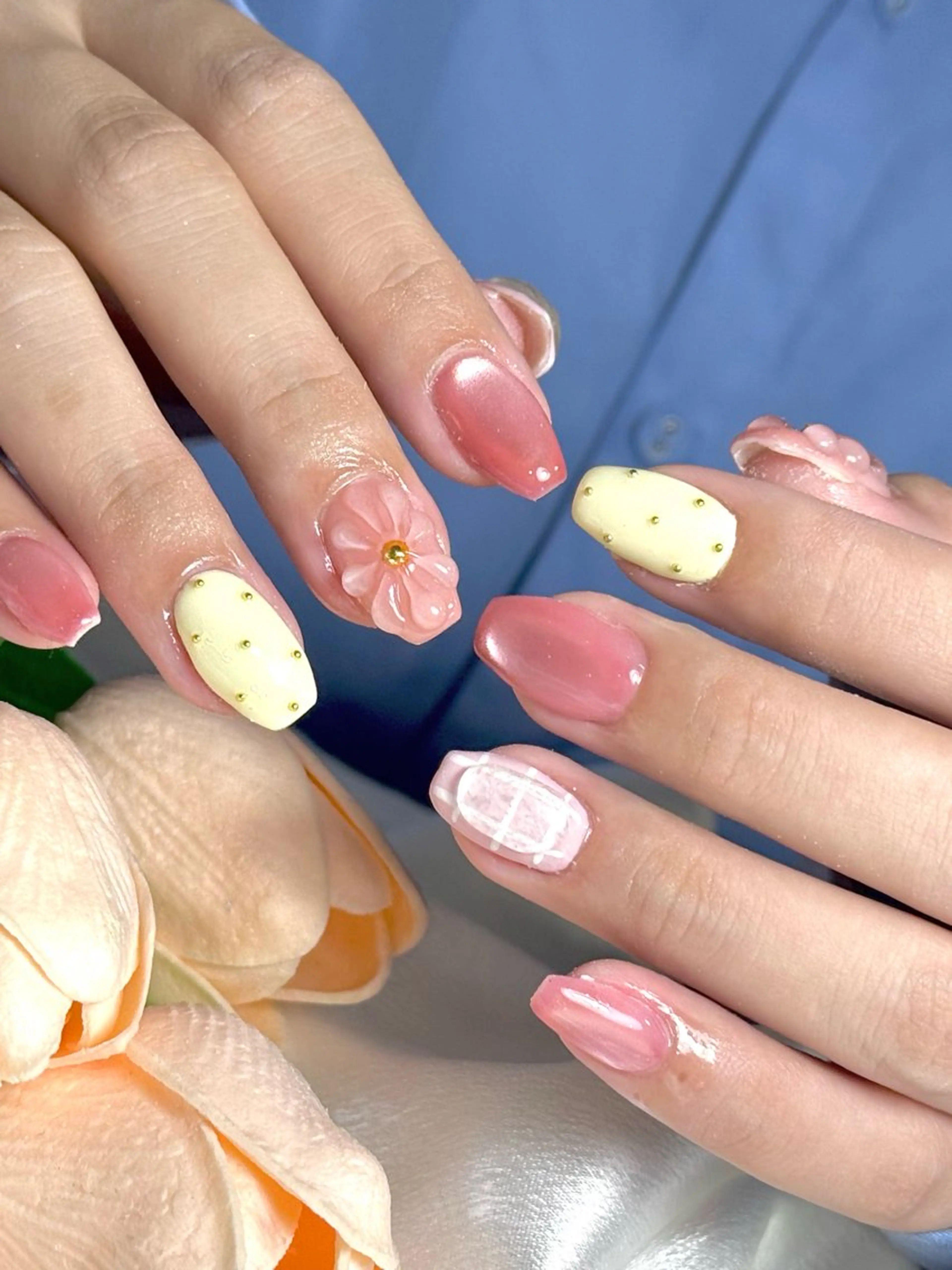 ネイル ハンドネイル ルシイ🎀新宿長さ 出しパーツ専門店のネイルデザイン