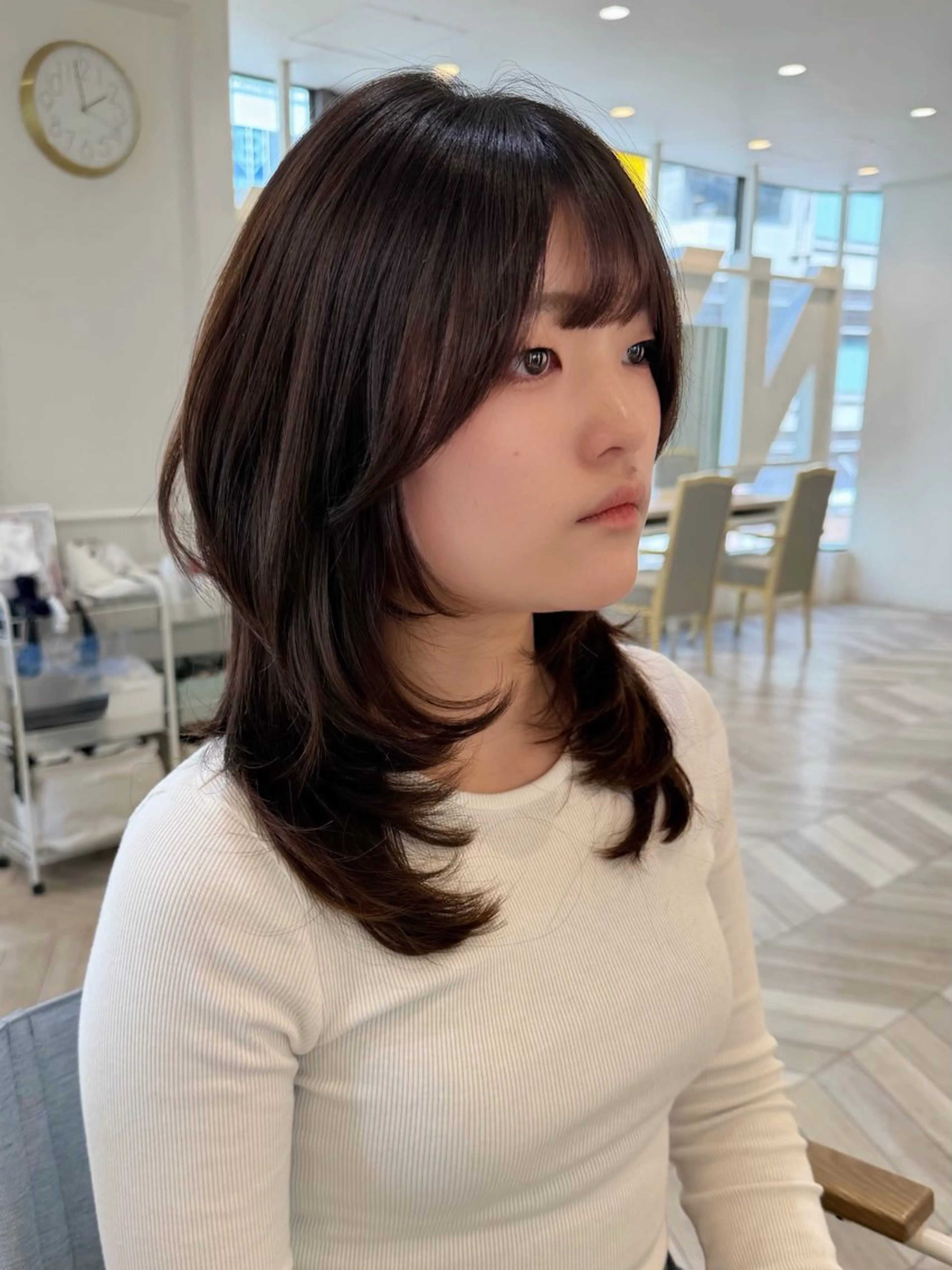 セミロング ハッシュカット レイヤーカット 小顔カット トリートメント カット トリートメント 小顔レイヤー/ ベージュ🤍Rieのヘアスタイル