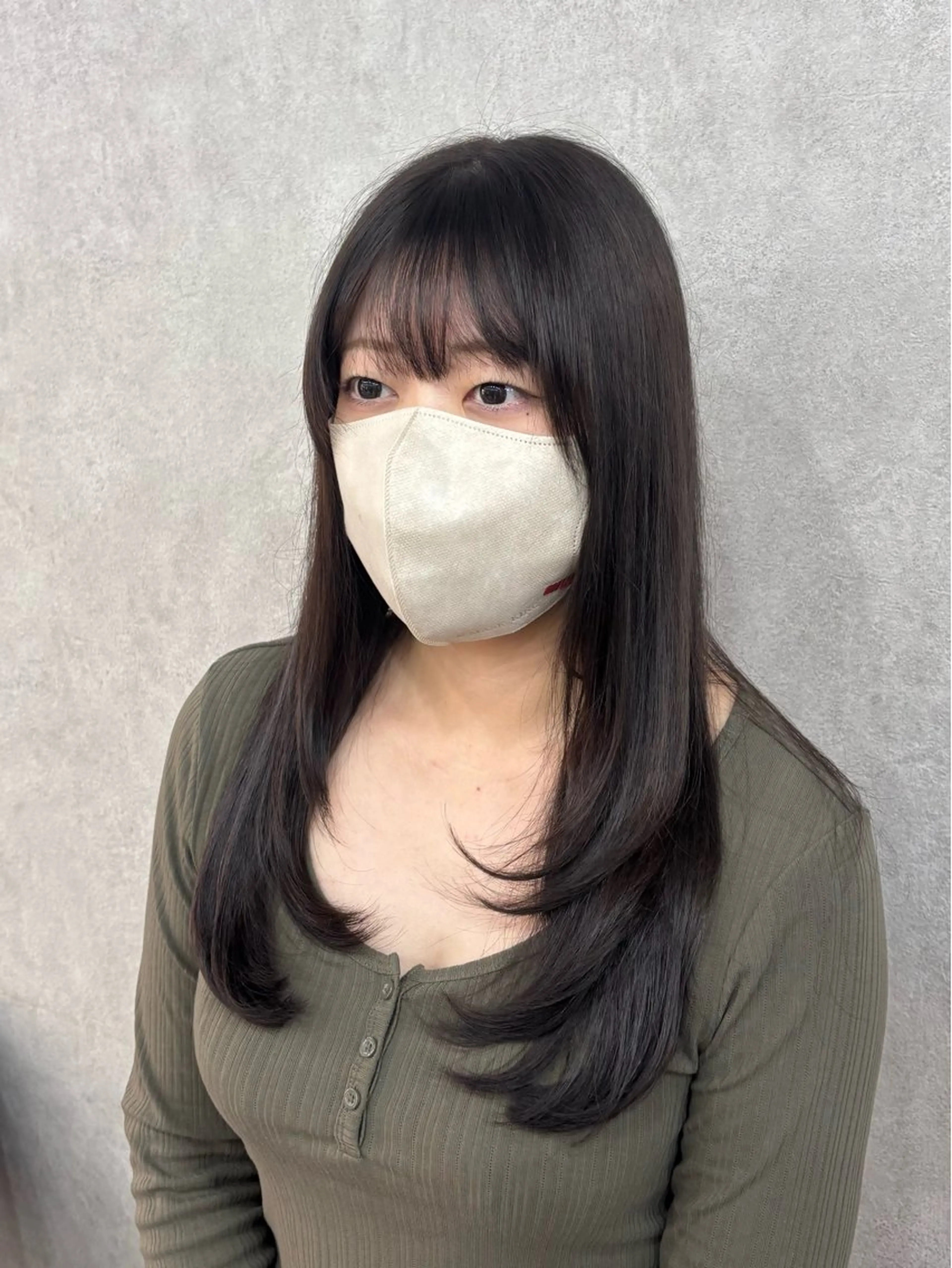 ロング カラー グレージュ 倉澤 愛理のヘアスタイル
