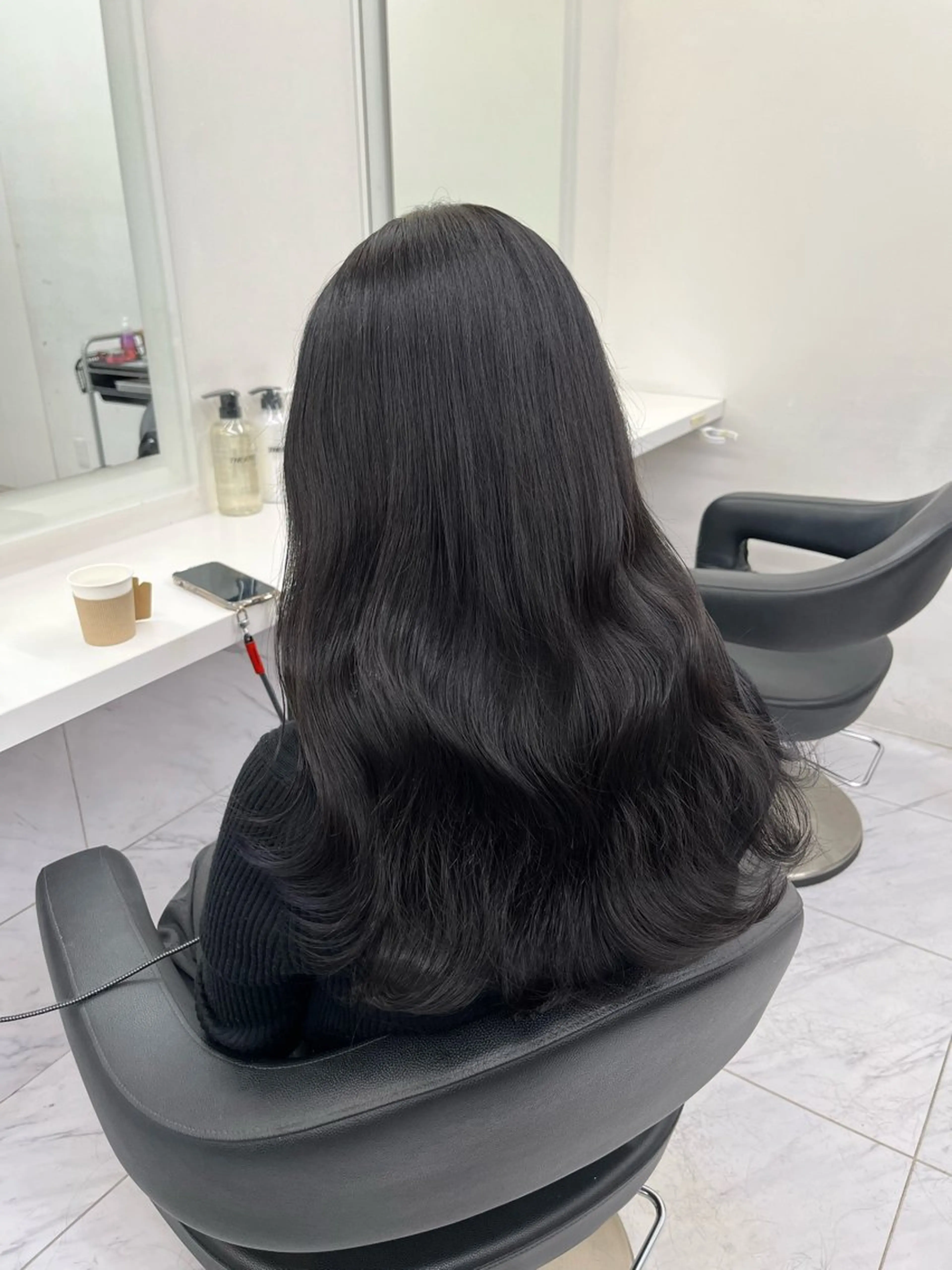 ロング 寒色＆ブリーチ特化 寒色MiOのヘアスタイル