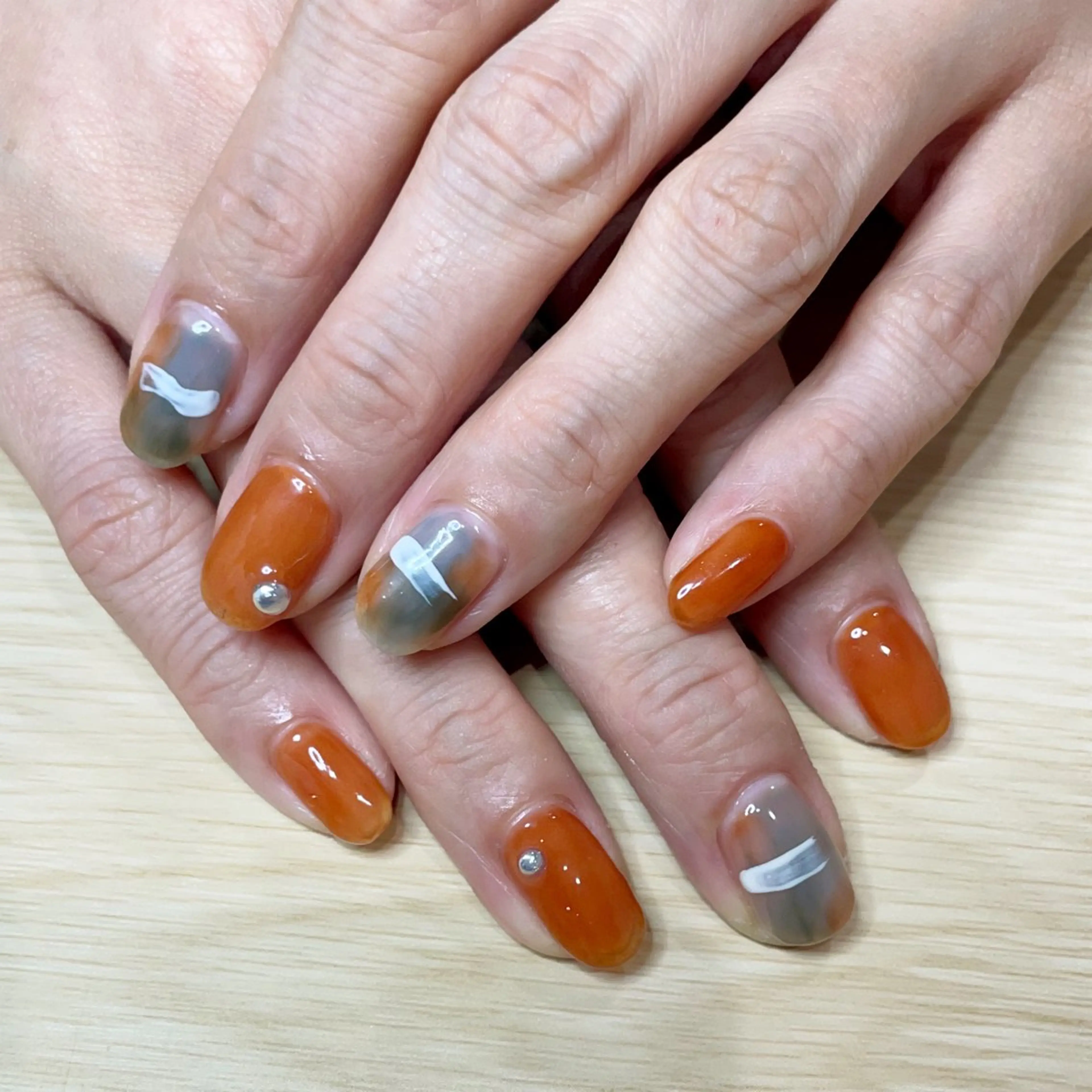ネイル アートネイル ニュアンスネイル オレンジ ハンドネイル y-neil | ニュアンスネイルのネイルデザイン