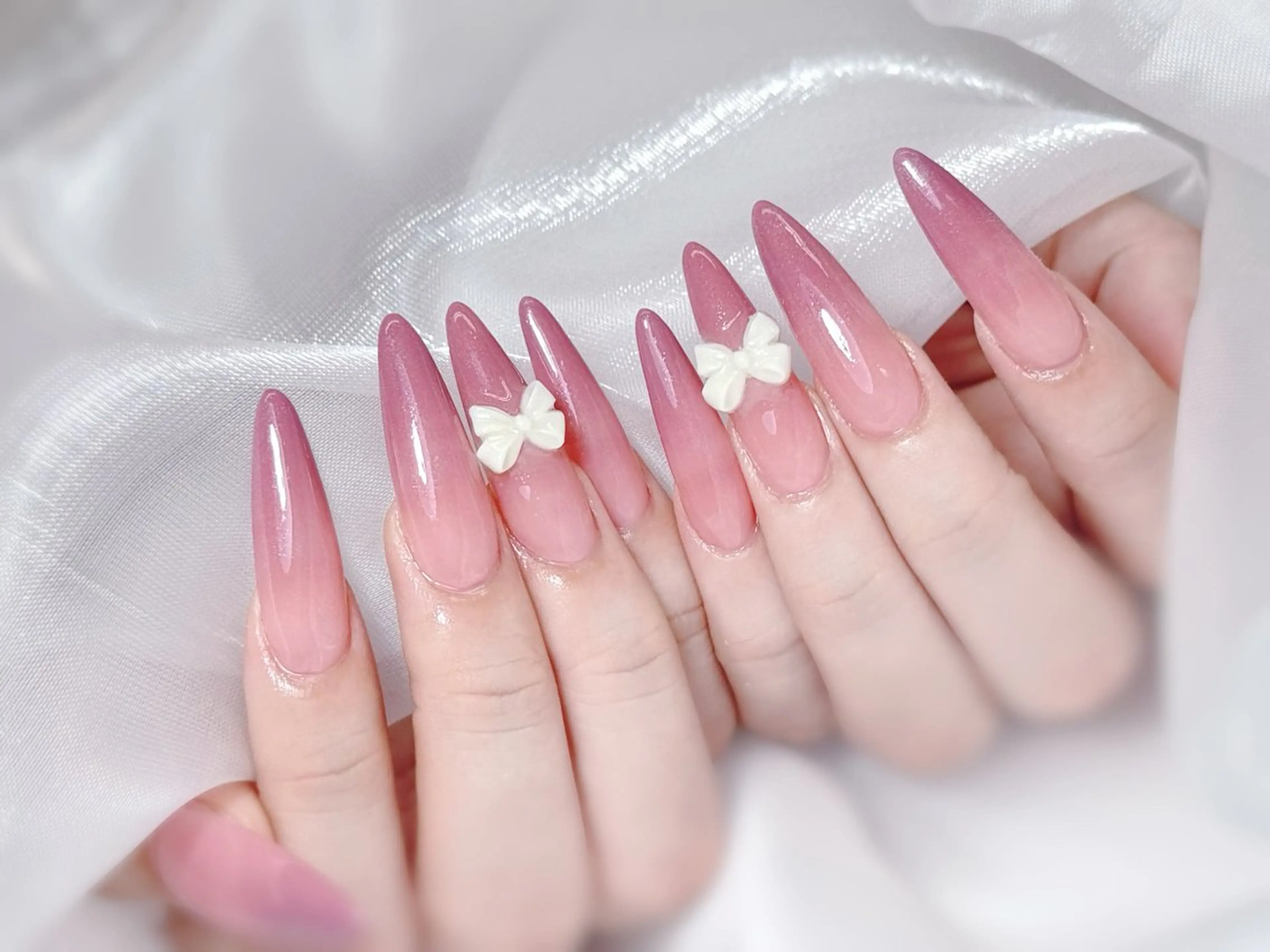 【チップ☆長さだし】ワンカラーorラメグラデーション🎁無料パーツ2個付き「ジェルオフ無料」の写真