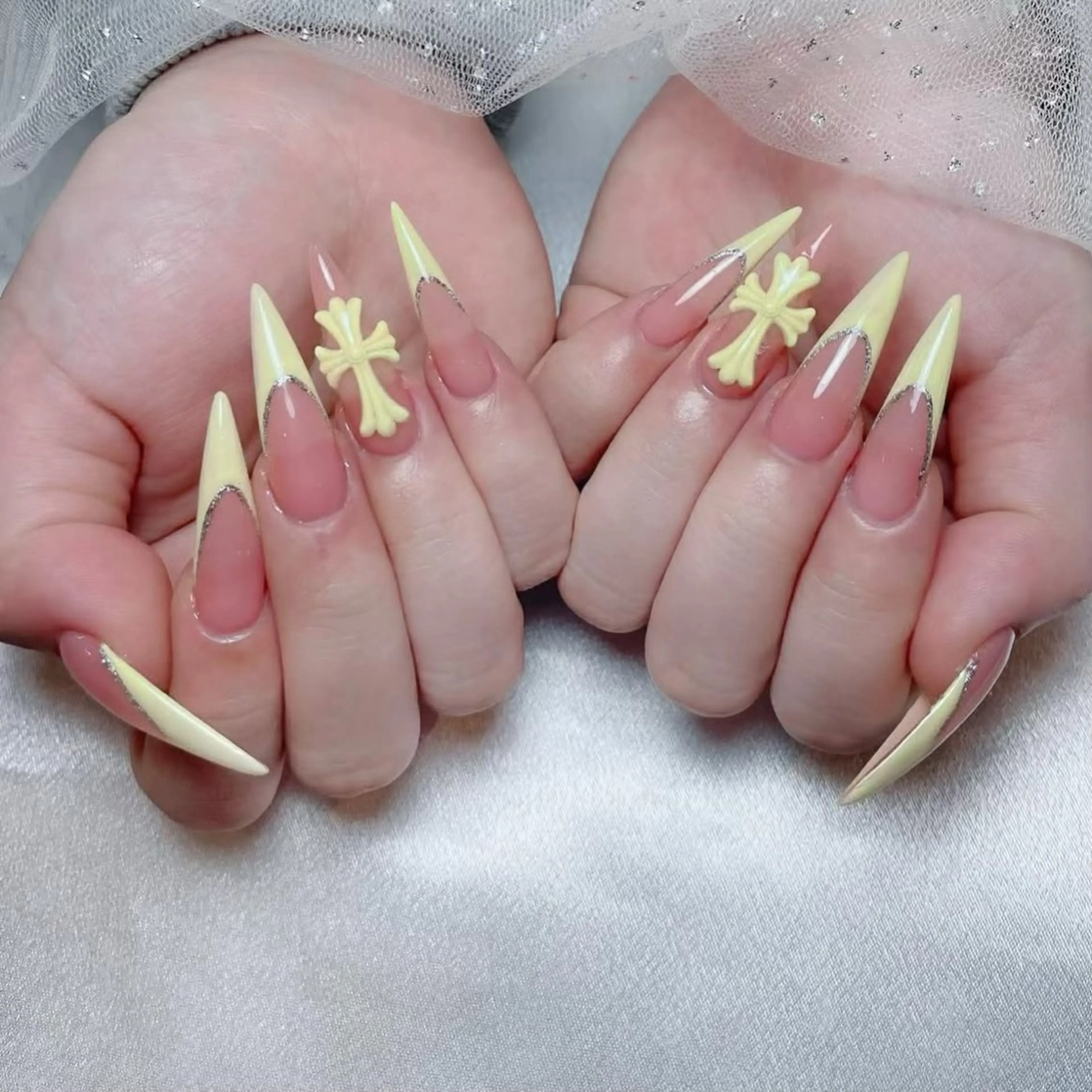 ネイル ボルドー フレンチネイル グラデーション キラキラネイル 韓国ネイル ハンドネイル Rin Nail Shinokuboのネイルデザイン