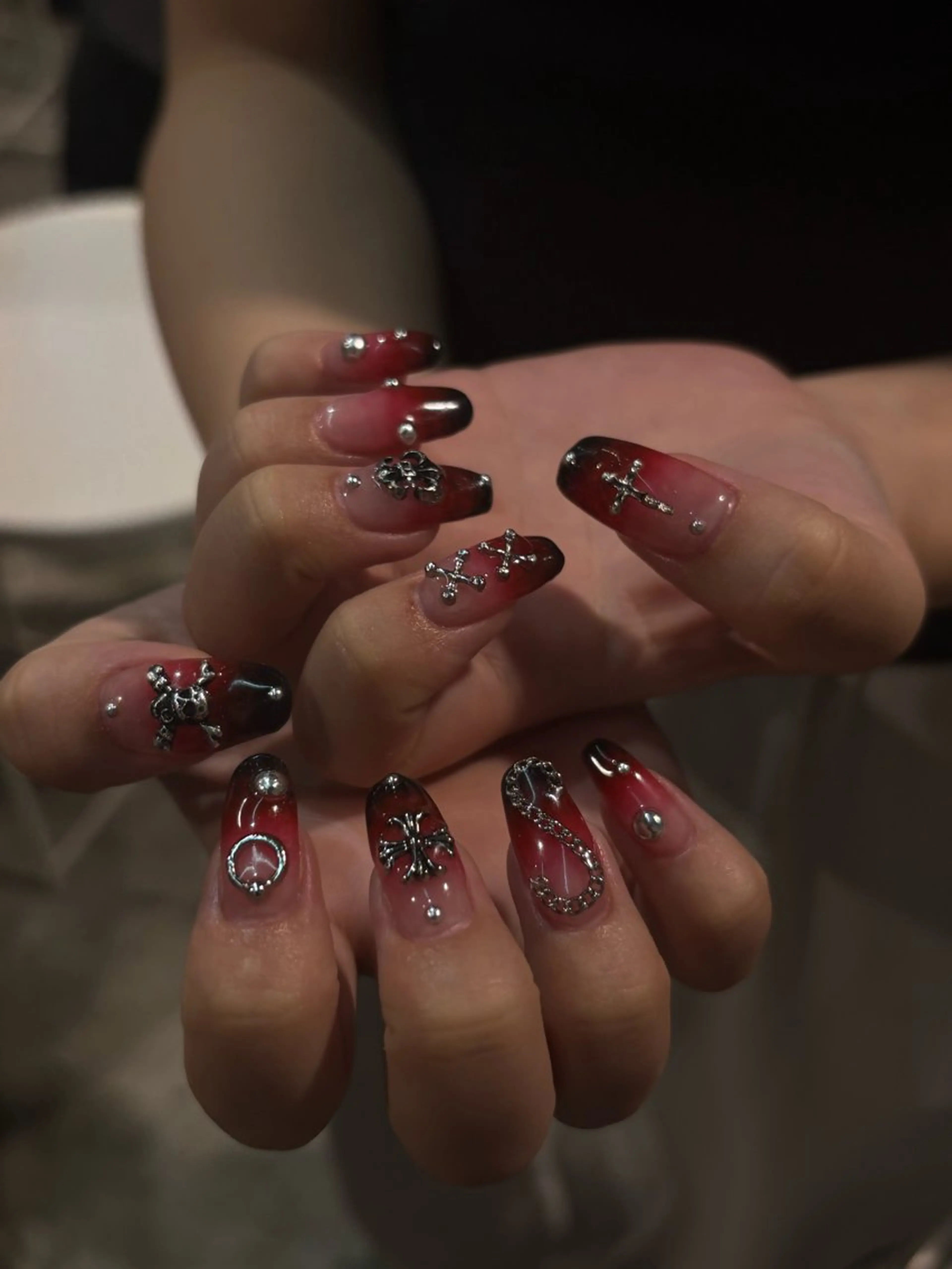 ネイル ハンドネイル ハンドケア 艶ｶﾗｰ･:*個性派 ﾈｲﾙ🦋mire-のネイルデザイン