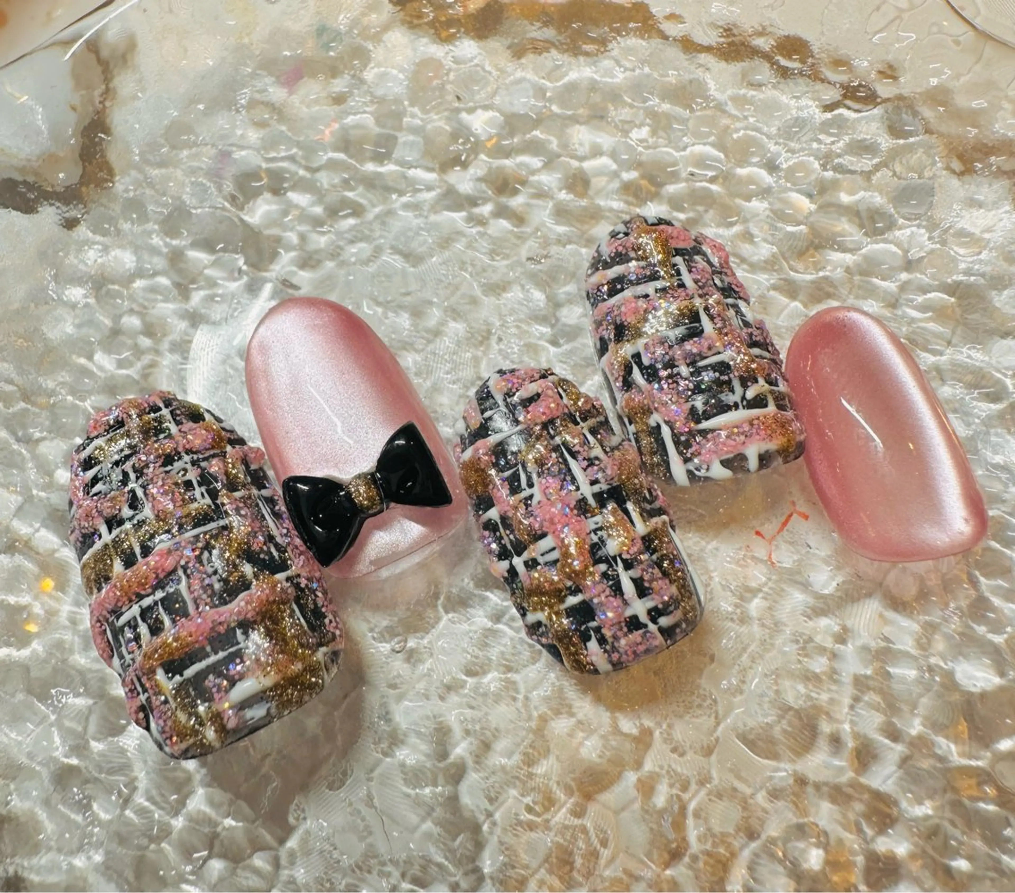 ネイル マグネットネイル リボン ツイードネイル ハンドネイル 田端 笑理菜のネイルデザイン