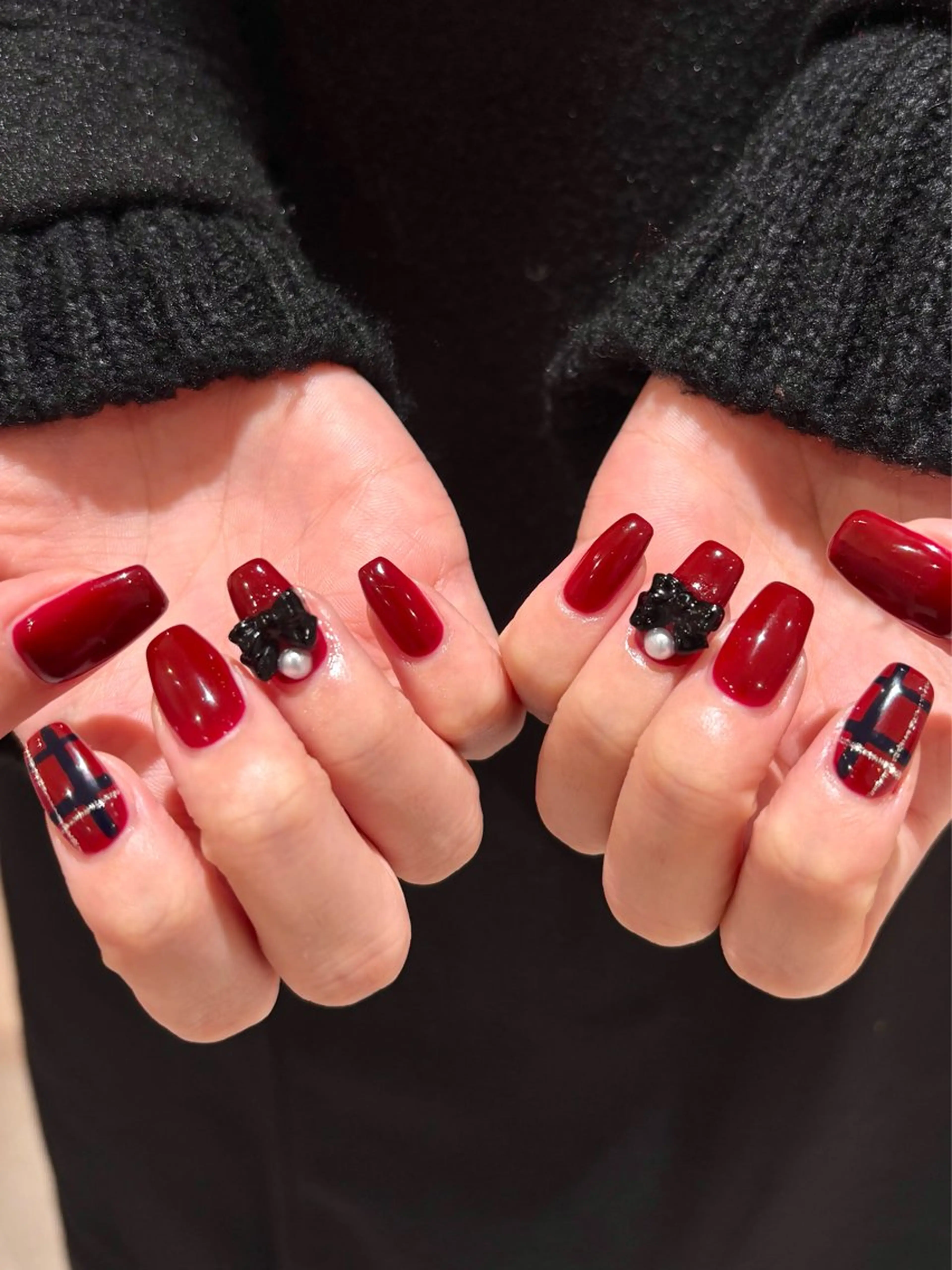 ネイル リボン 冬ネイル クリスマス LUCY心斎橋所属・LUCY心斎橋/ 💍Saki💍のネイルデザイン