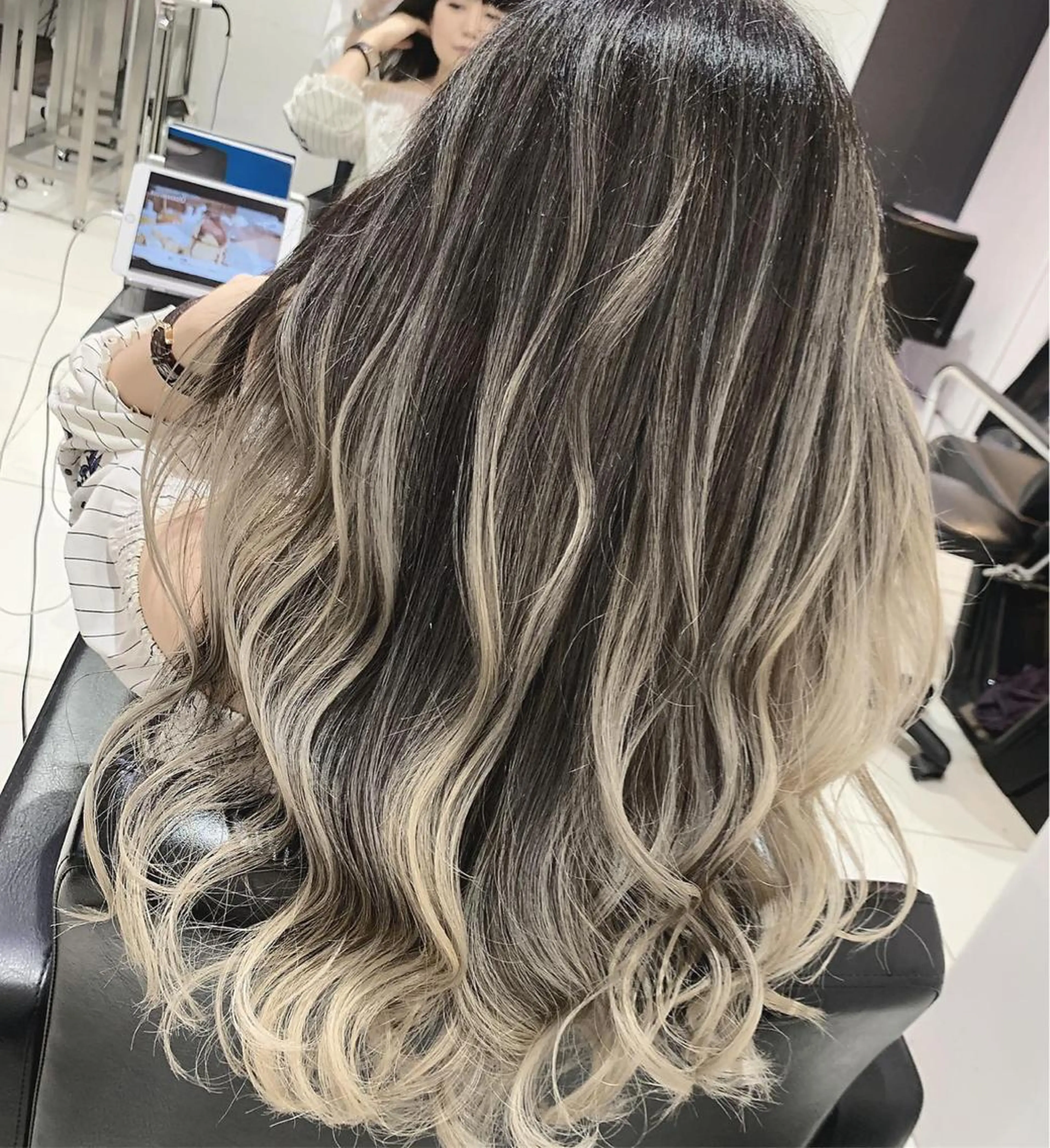 ロング カラー ヘアアレンジ 阿部 圭悟のヘアスタイル