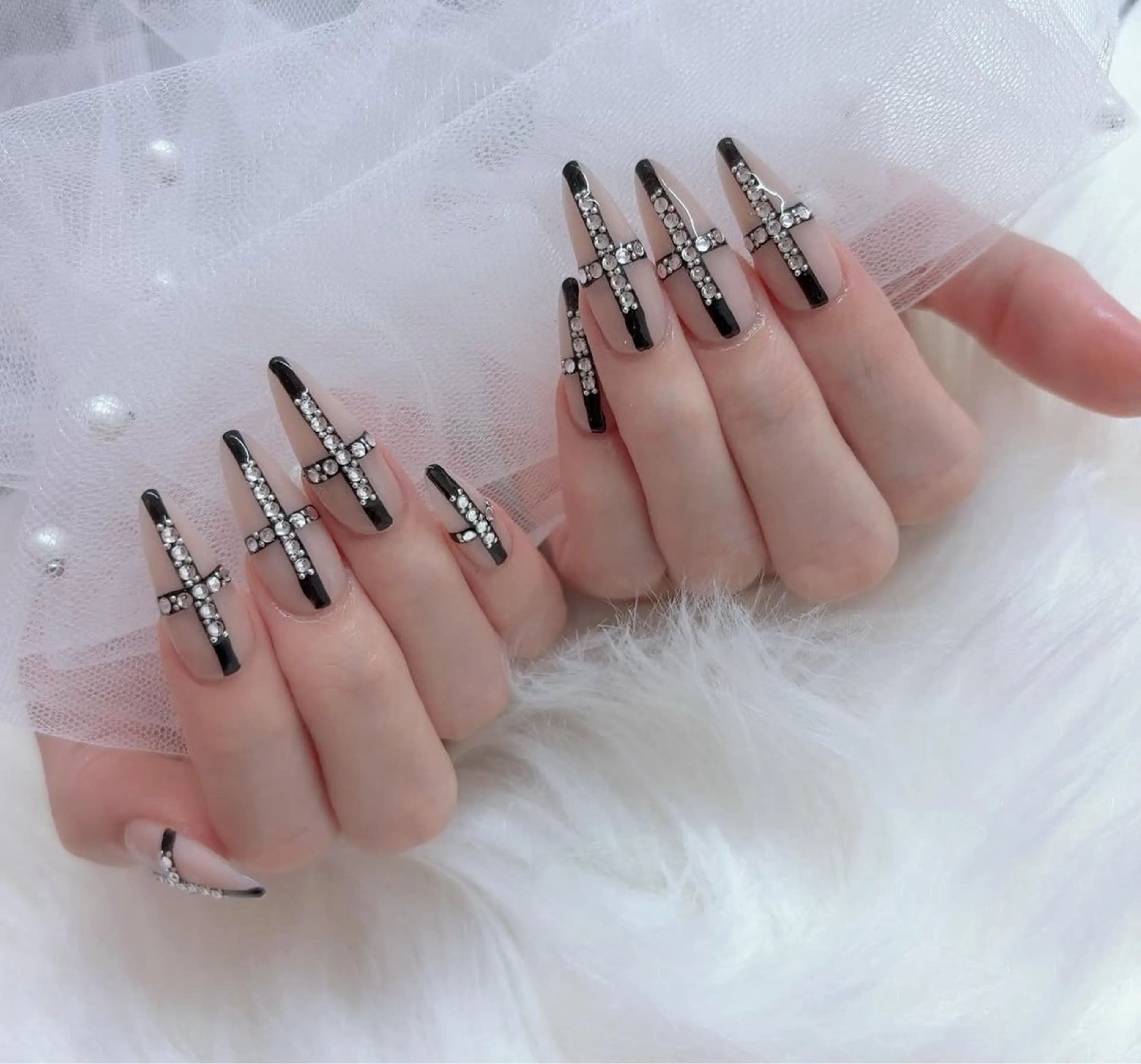 ネイル フレンチネイル ジェルネイル ガラスフレンチ ハロウィン ハート H.baby Nail Salonのネイルデザイン