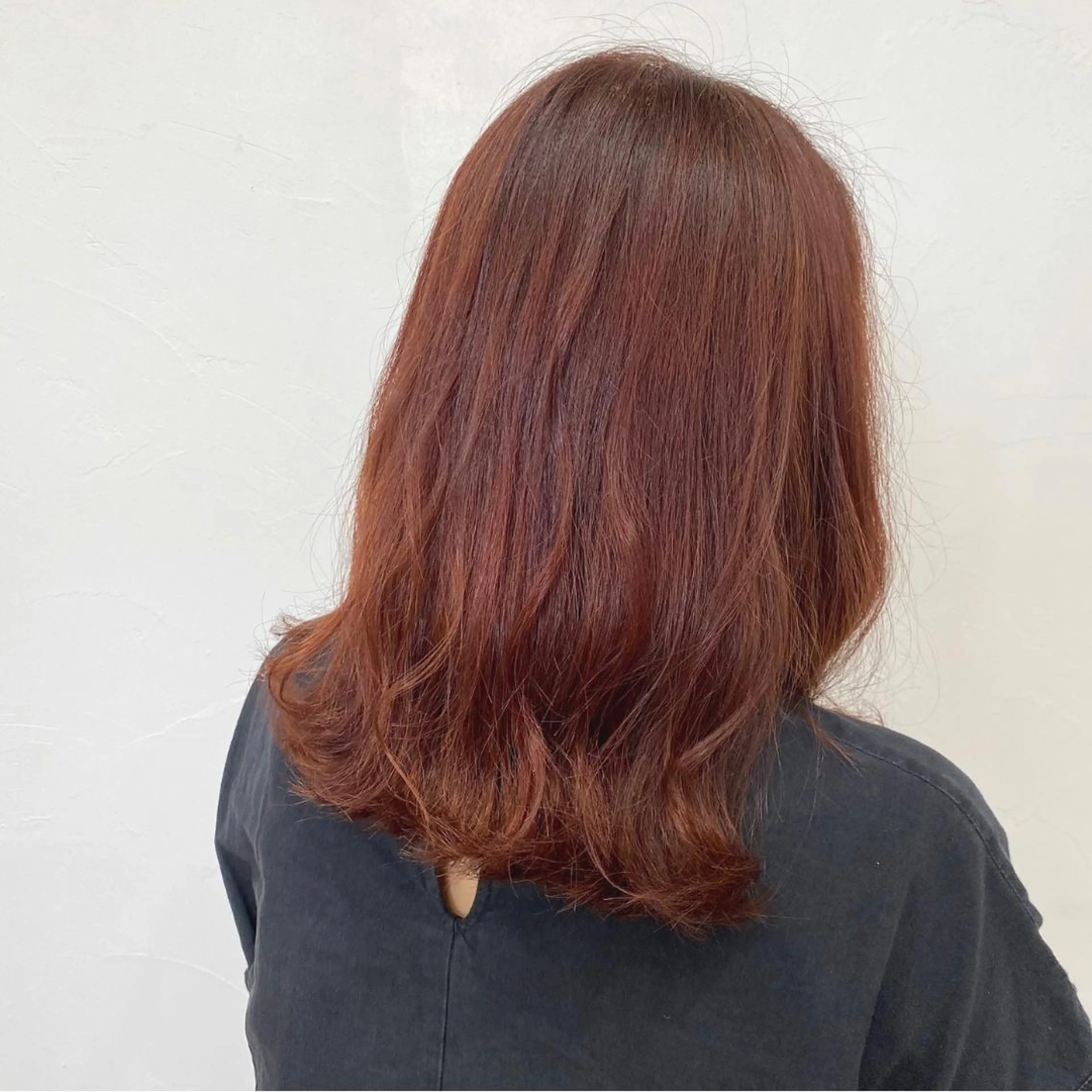 ミディアム 成瀬 千佳のヘアスタイル