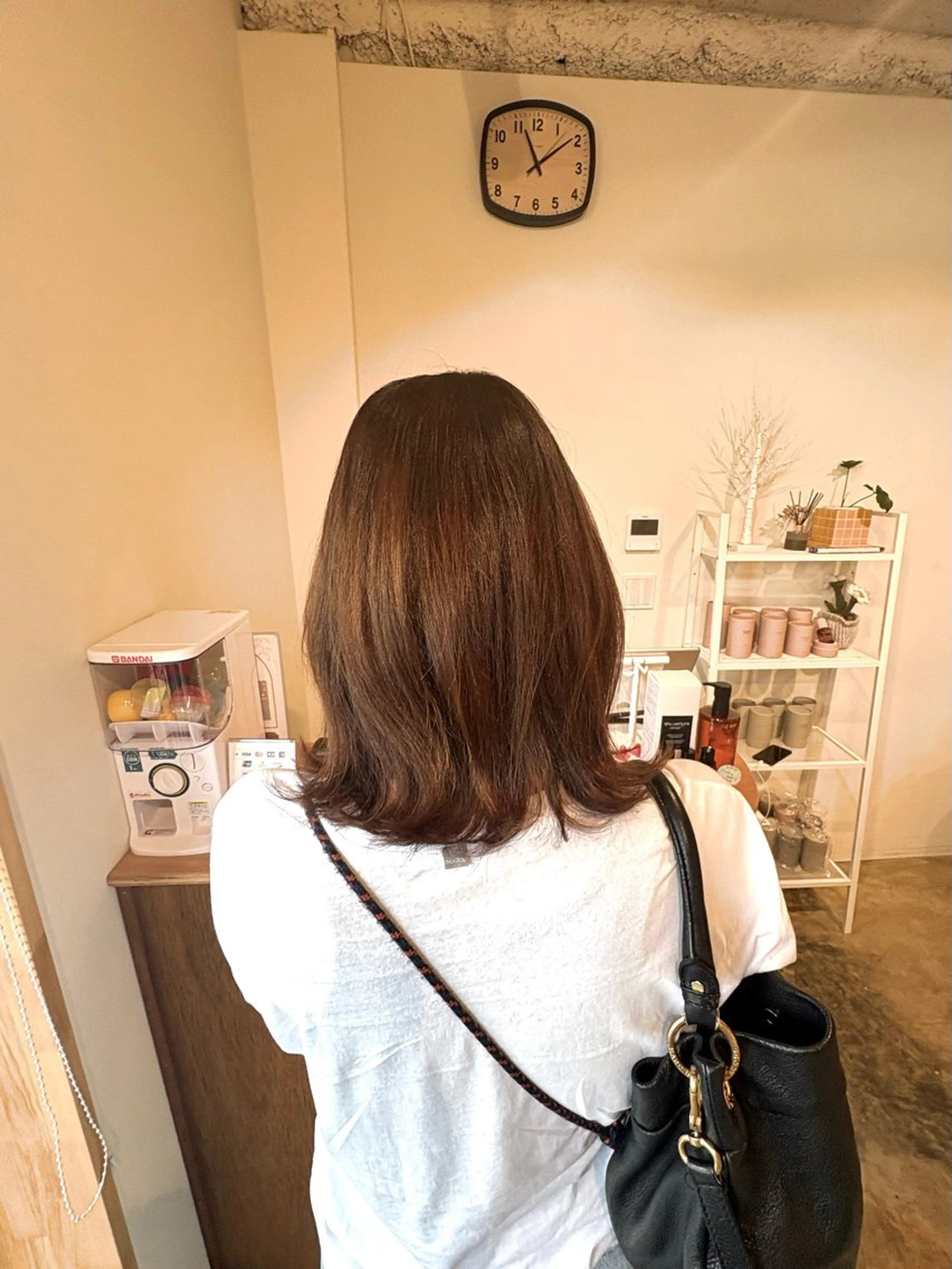 セミロング ボブ 髪質改善 レイヤーカット トリートメント カット ヘアカラー トリートメント Time is mummyのヘアスタイル