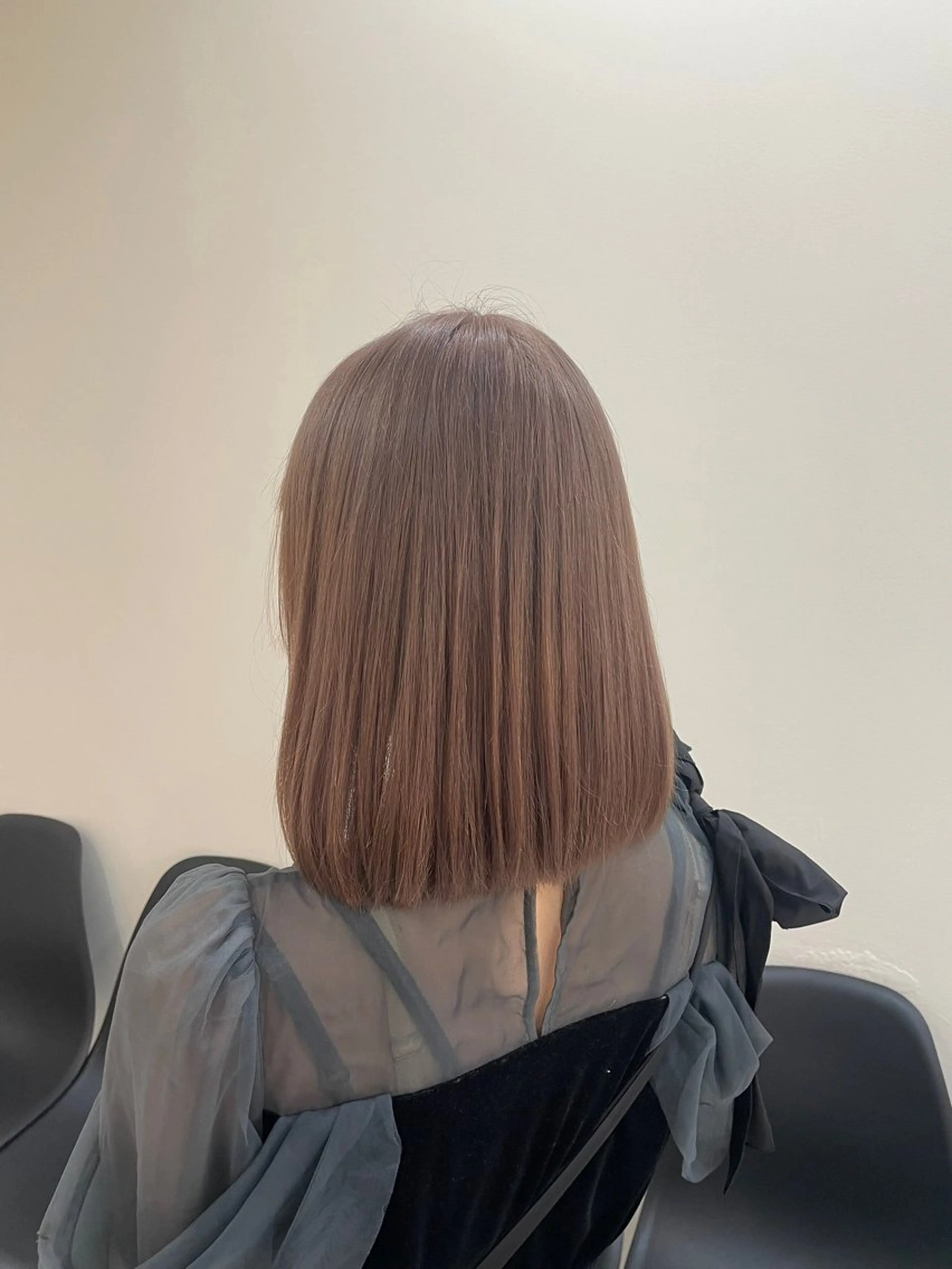 セミロング レイヤーカット 🌱 ブリーチ  はるかのヘアスタイル