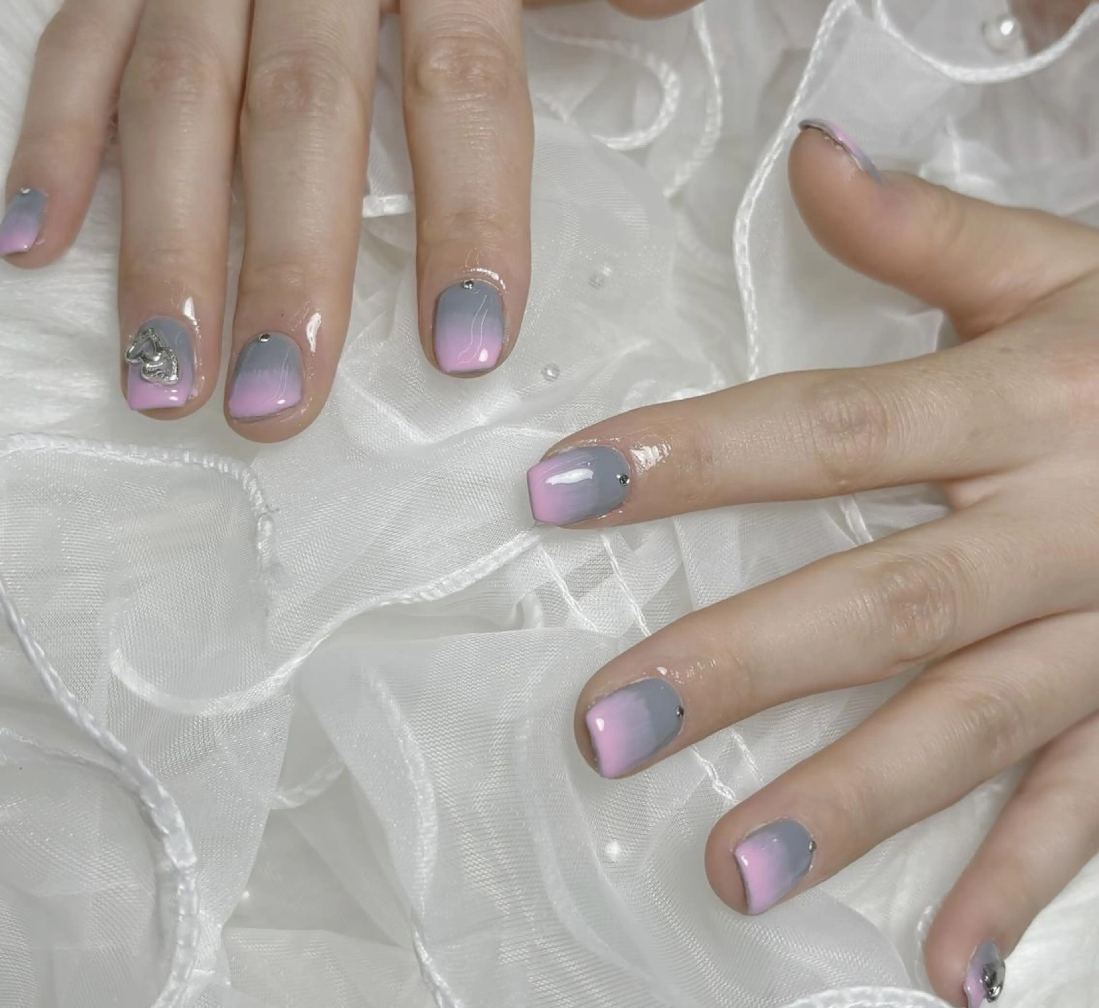 ネイル Shis_🦄shi 韓国風キラキラネイルのネイルデザイン