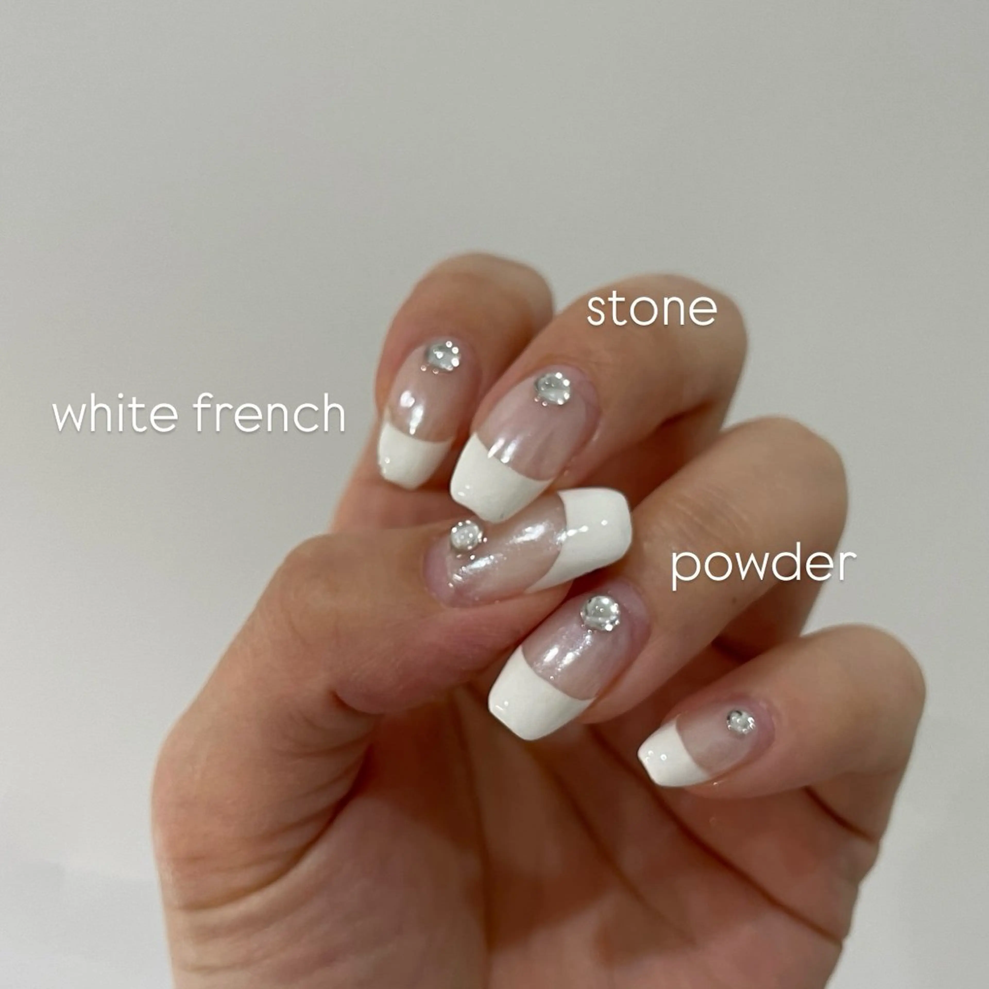ネイル フレンチネイル ストーンネイル ホワイト ハンドネイル you (ユウ)のネイルデザイン