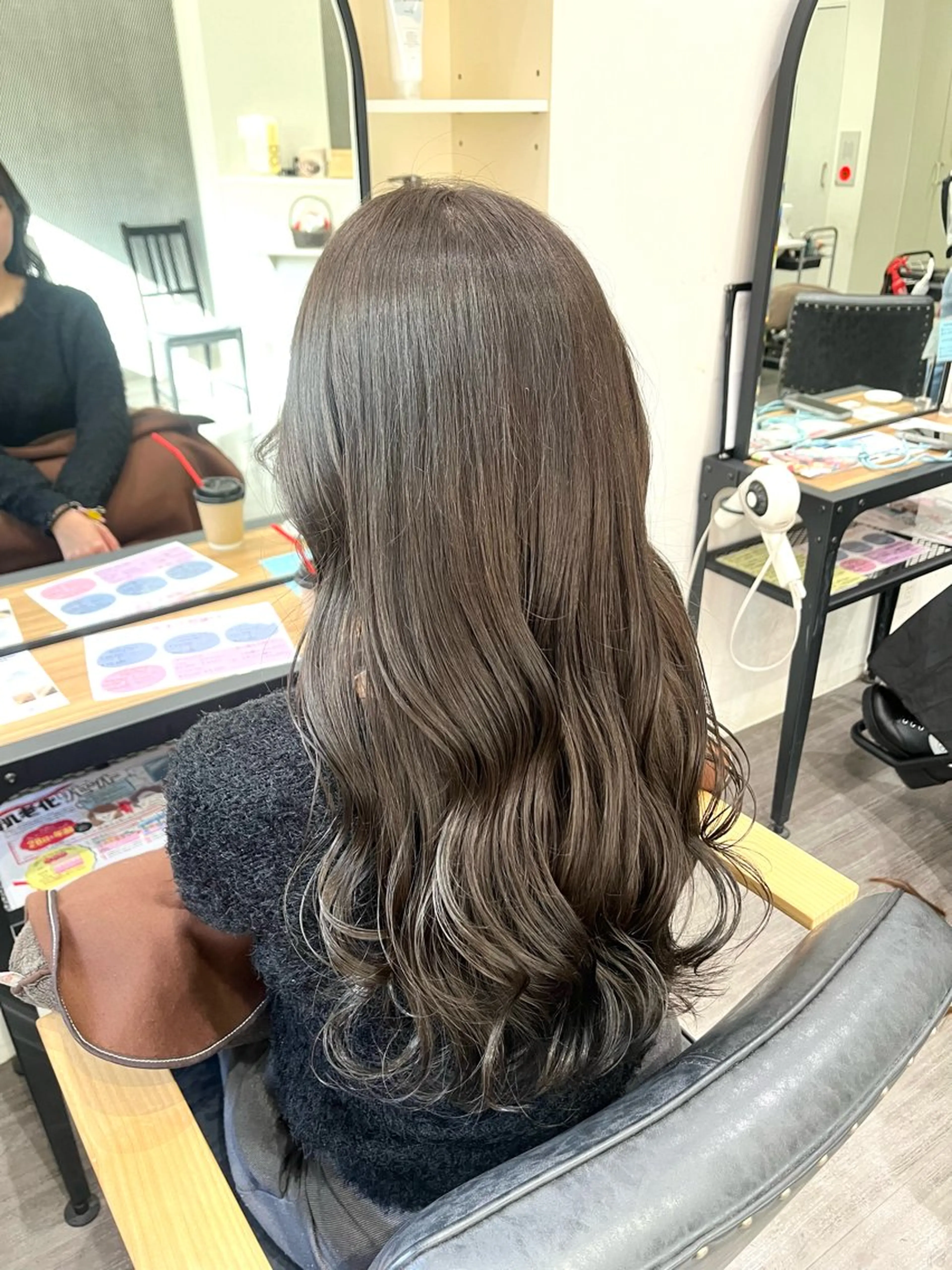 ロング カラー グレージュ オリーブグレージュ オリーブグレー ヘアカラー cocotte🫧 絹村 琴美のヘアスタイル