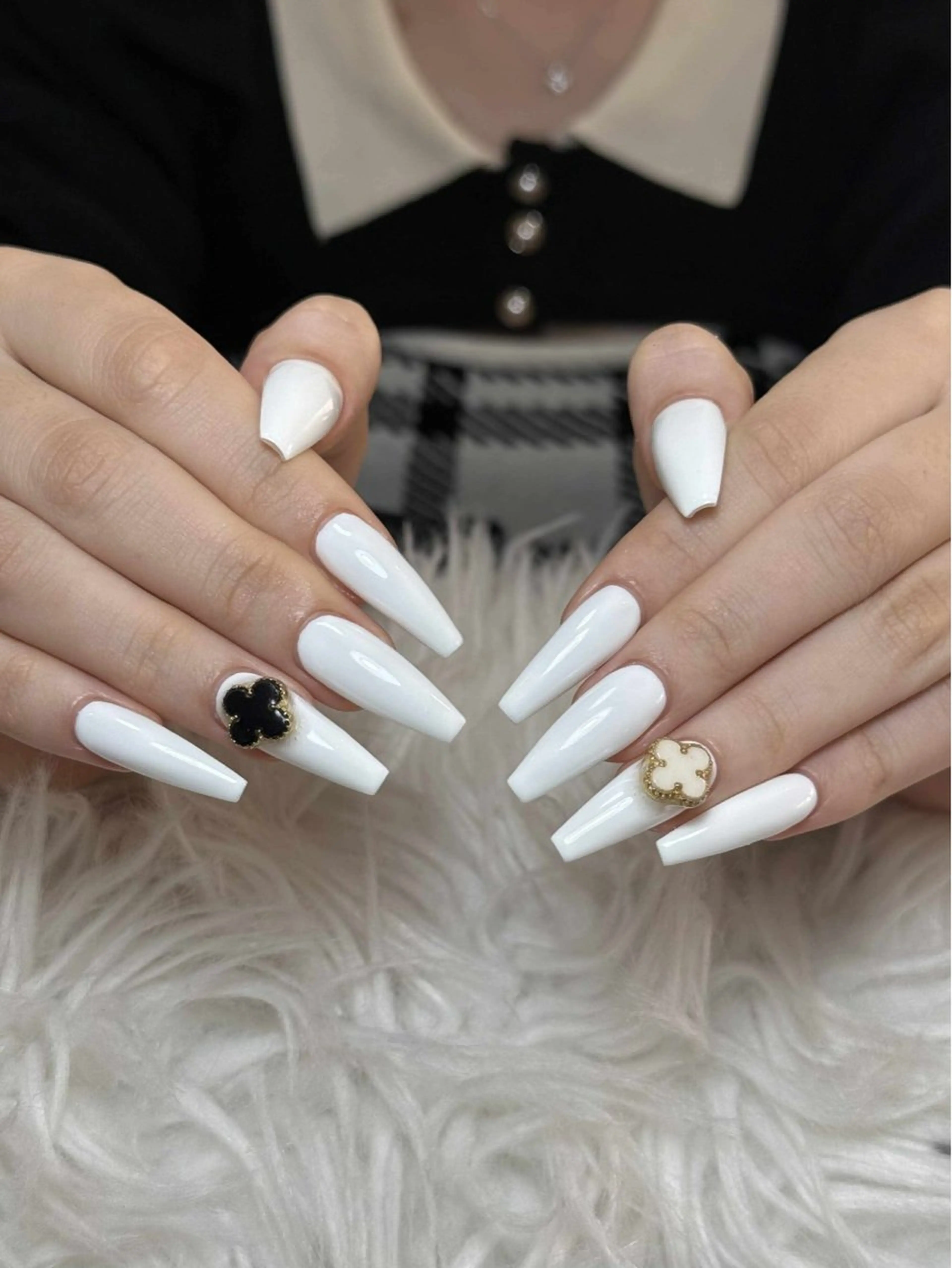 ネイル オーロラネイル ボルドー ブラウン 氷ネイル・うるうるネイル キラキラネイル ハンドネイル Julli NailStudioのネイルデザイン