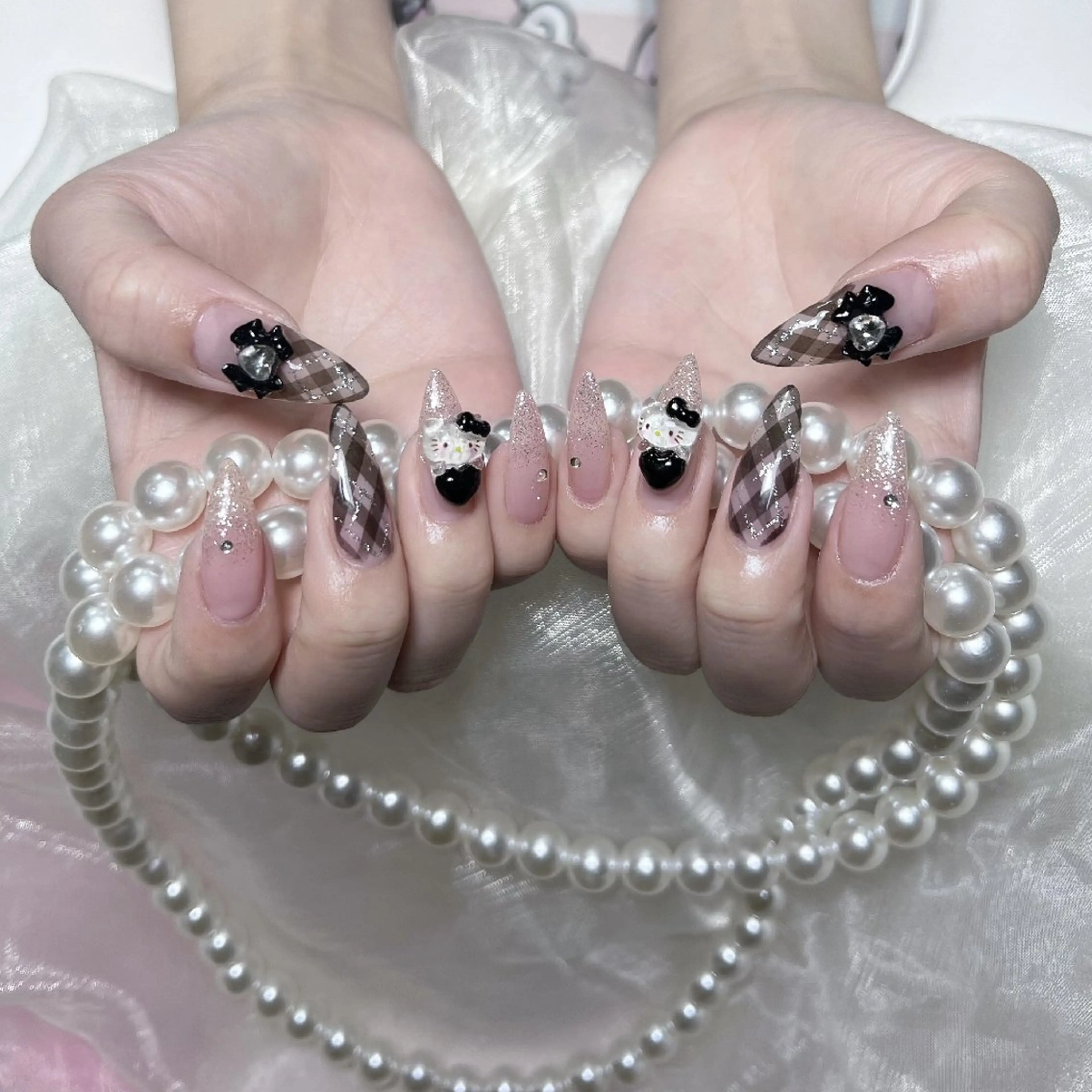 ネイル B&B Nail のネイルデザイン