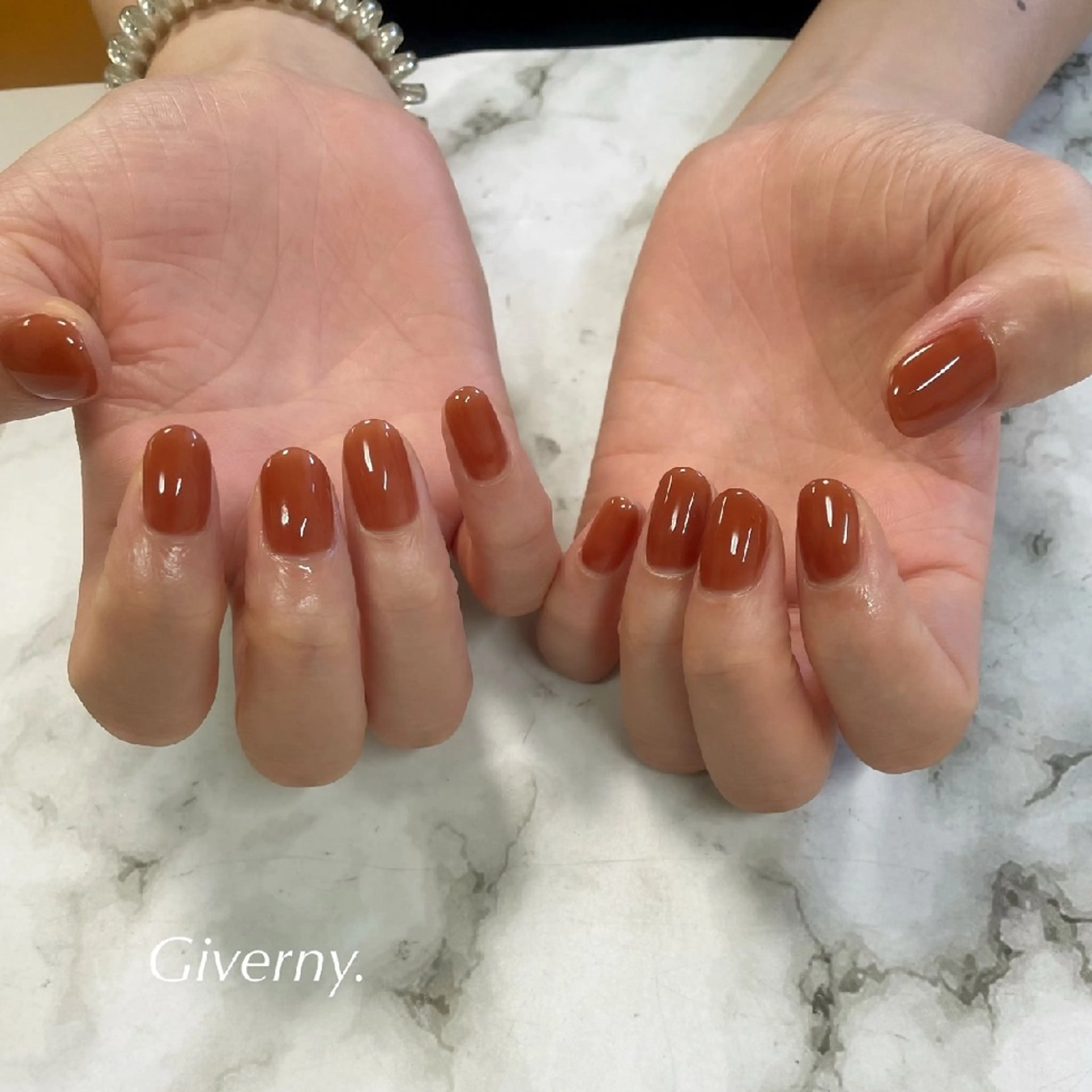 ネイル オフィスネイル ワンカラーネイル シンプルネイル ハンドネイル Giverny .のネイルデザイン