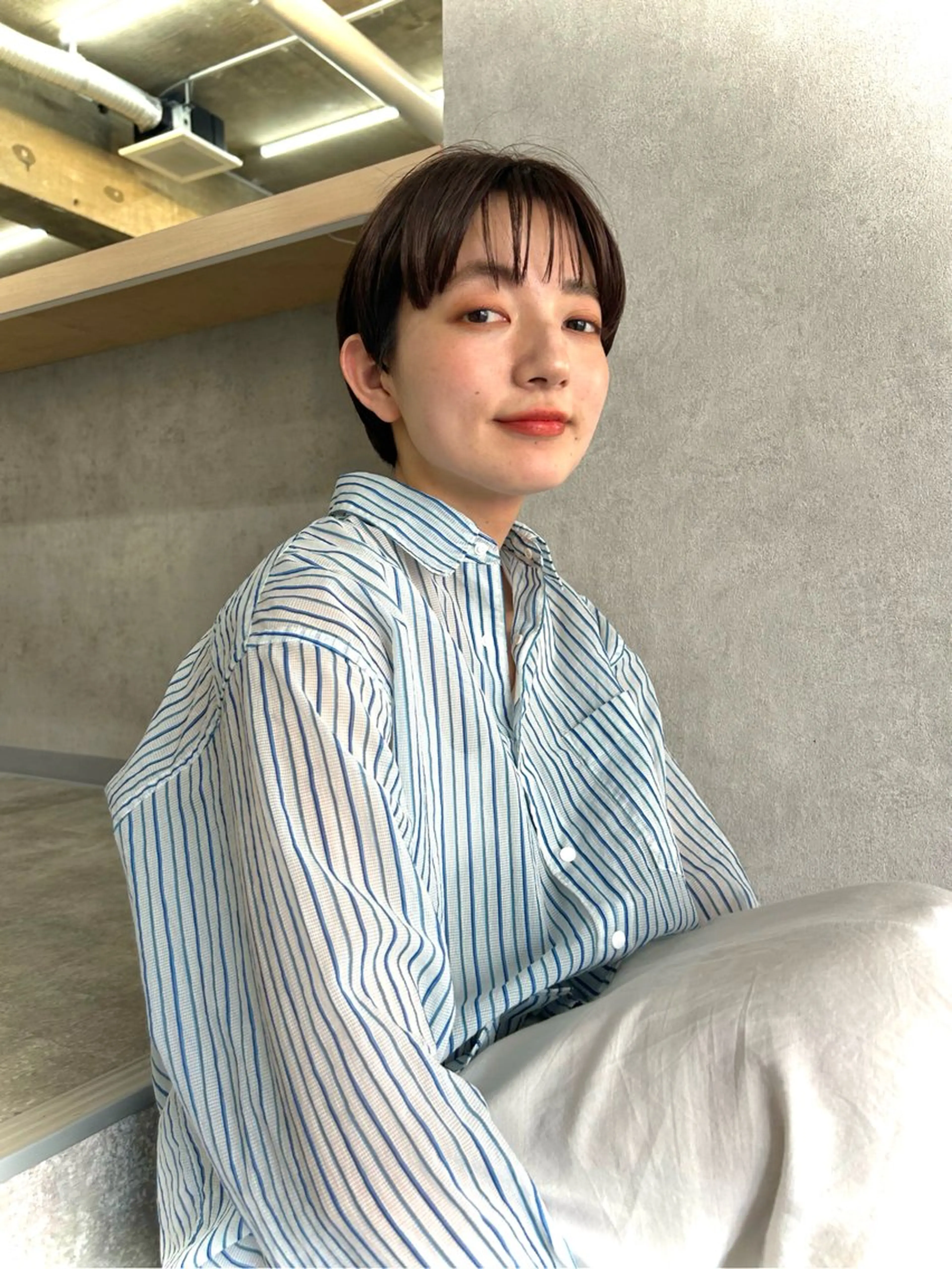 カラー サノ アオイのヘアスタイル