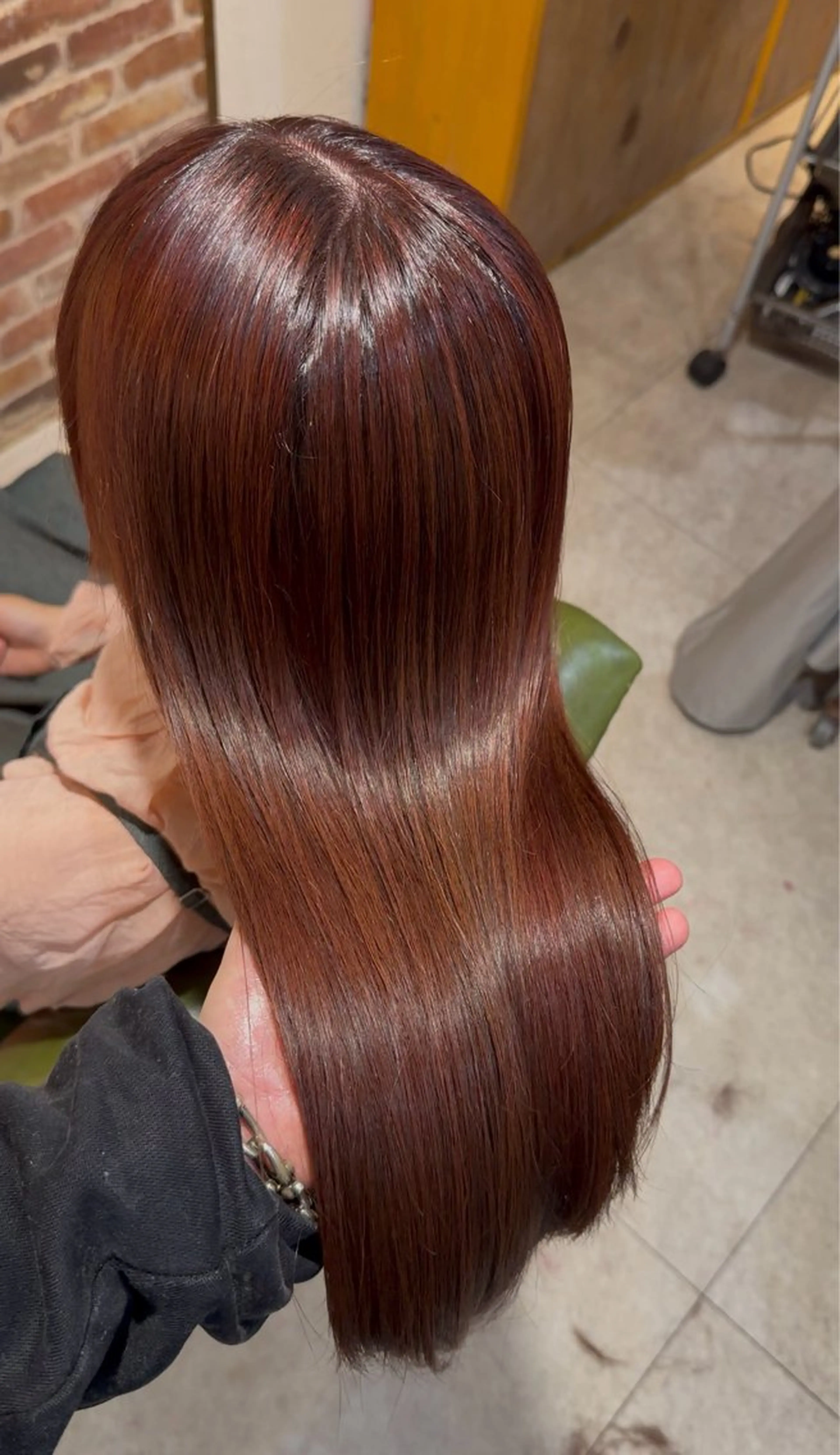 ロング トリートメント カット 縮毛矯正 トリートメント 飯星慧斗 /ブリーチ、縮毛矯正のヘアスタイル