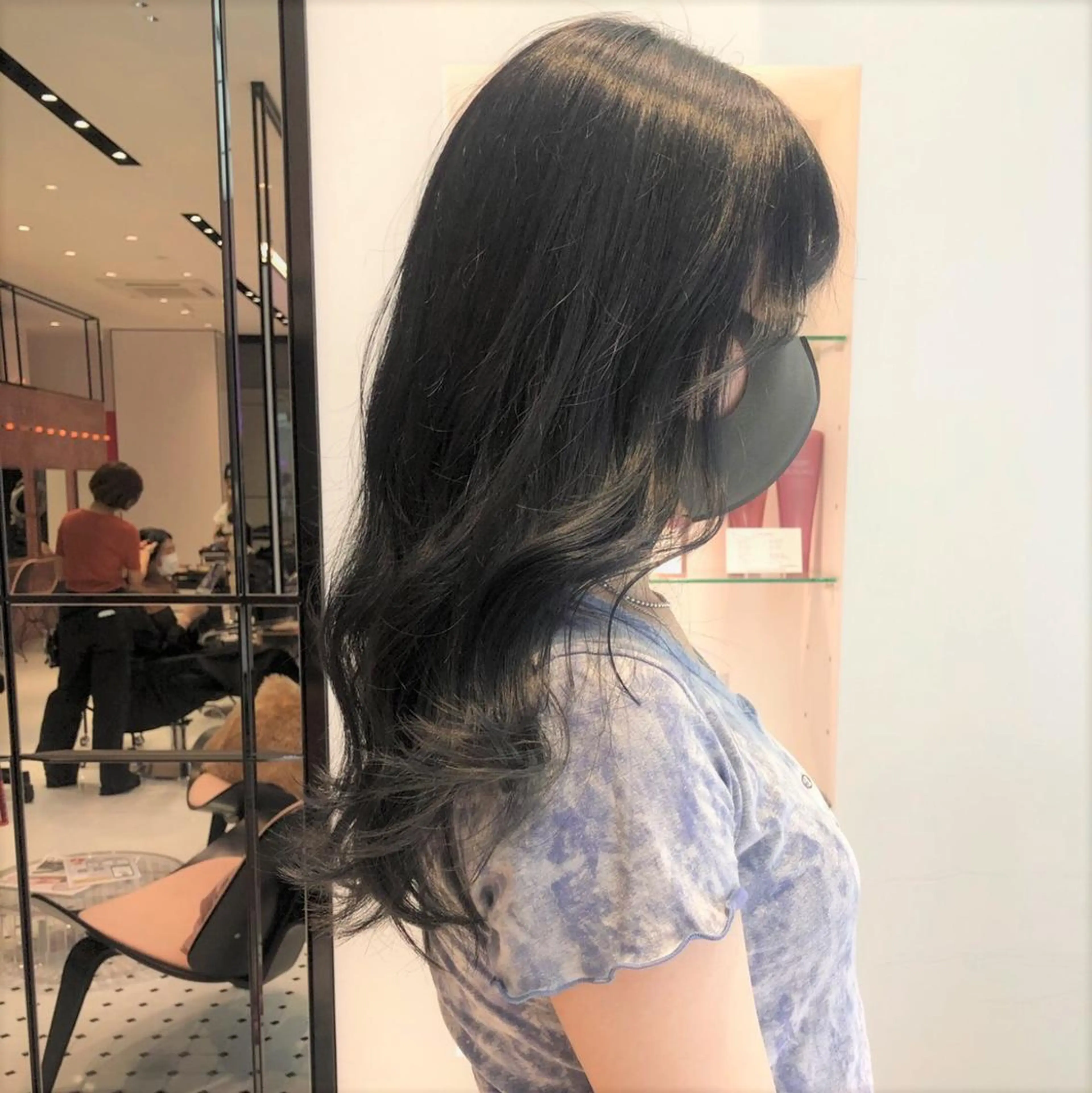 ロング カラー 黒髪 ブルーカラー ブルーブラック 透明感カラー レイヤーカット keen吉祥寺所属・相川 愛実のヘアスタイル