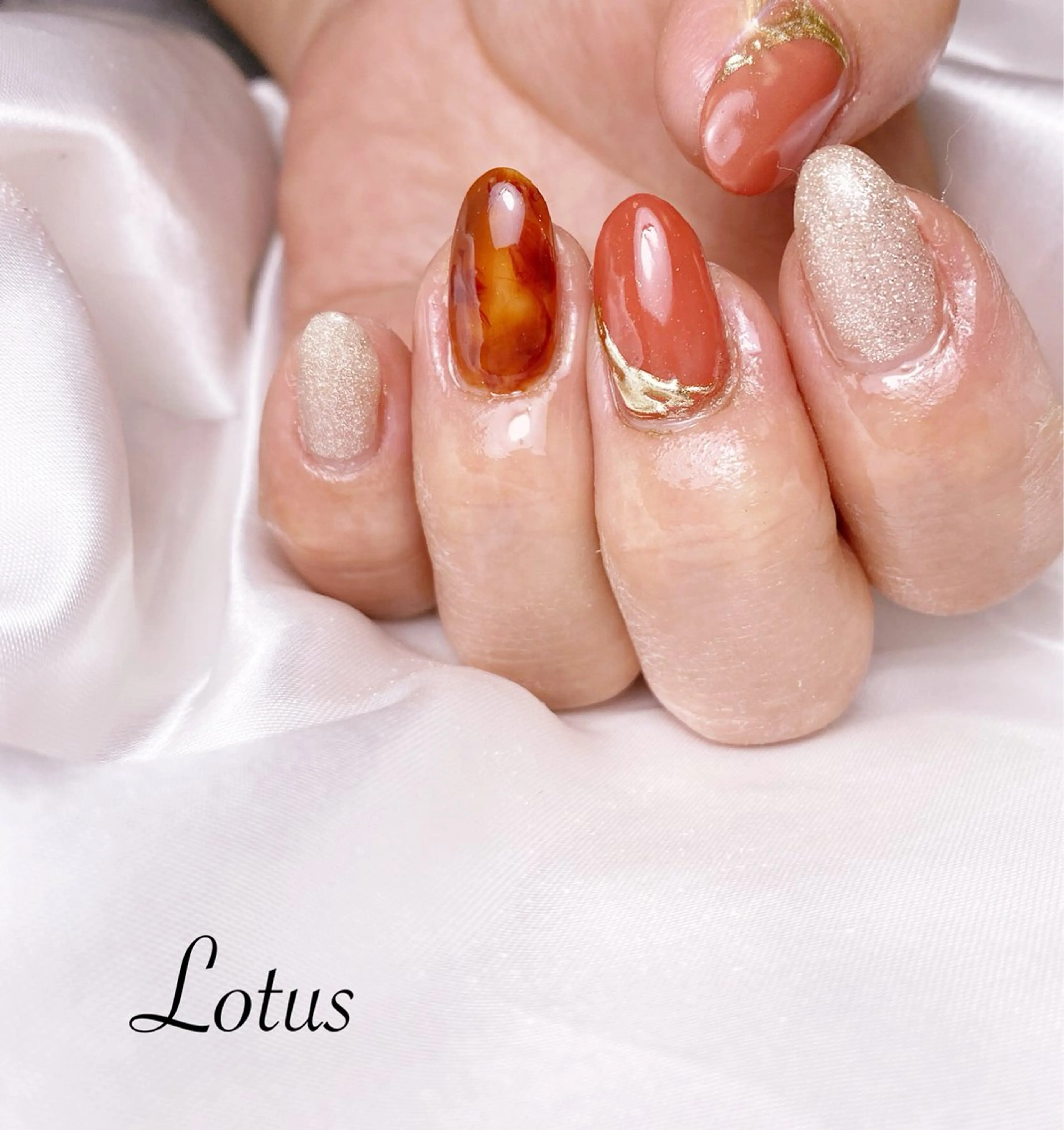 ネイル べっ甲ネイル ニュアンスネイル ハンドネイル ネイル＆脱毛 Lotus🌸のネイルデザイン