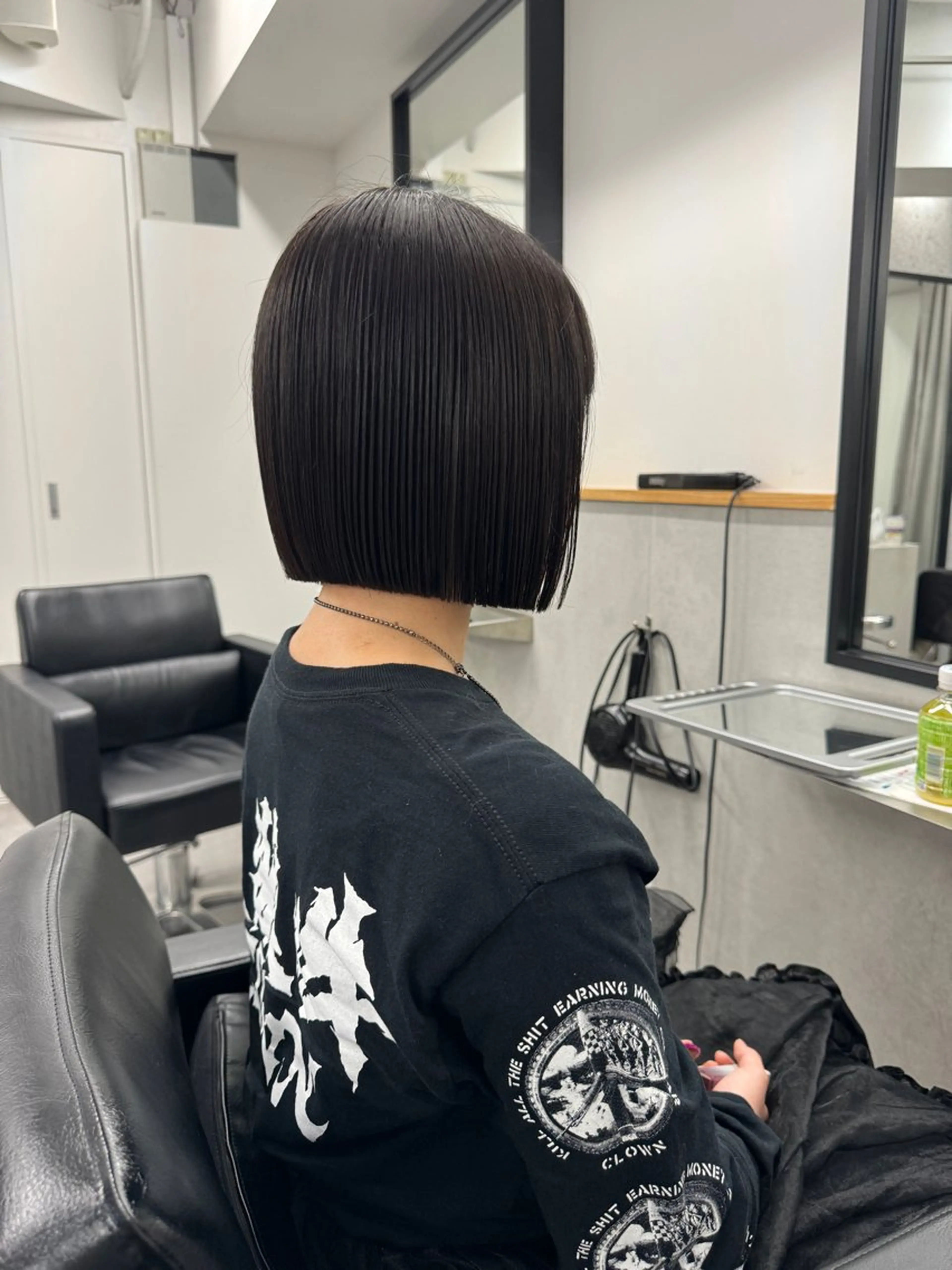 ショート カラー カット トリートメント 切りっぱなしボブ レイヤー/縮毛矯正のヘアスタイル