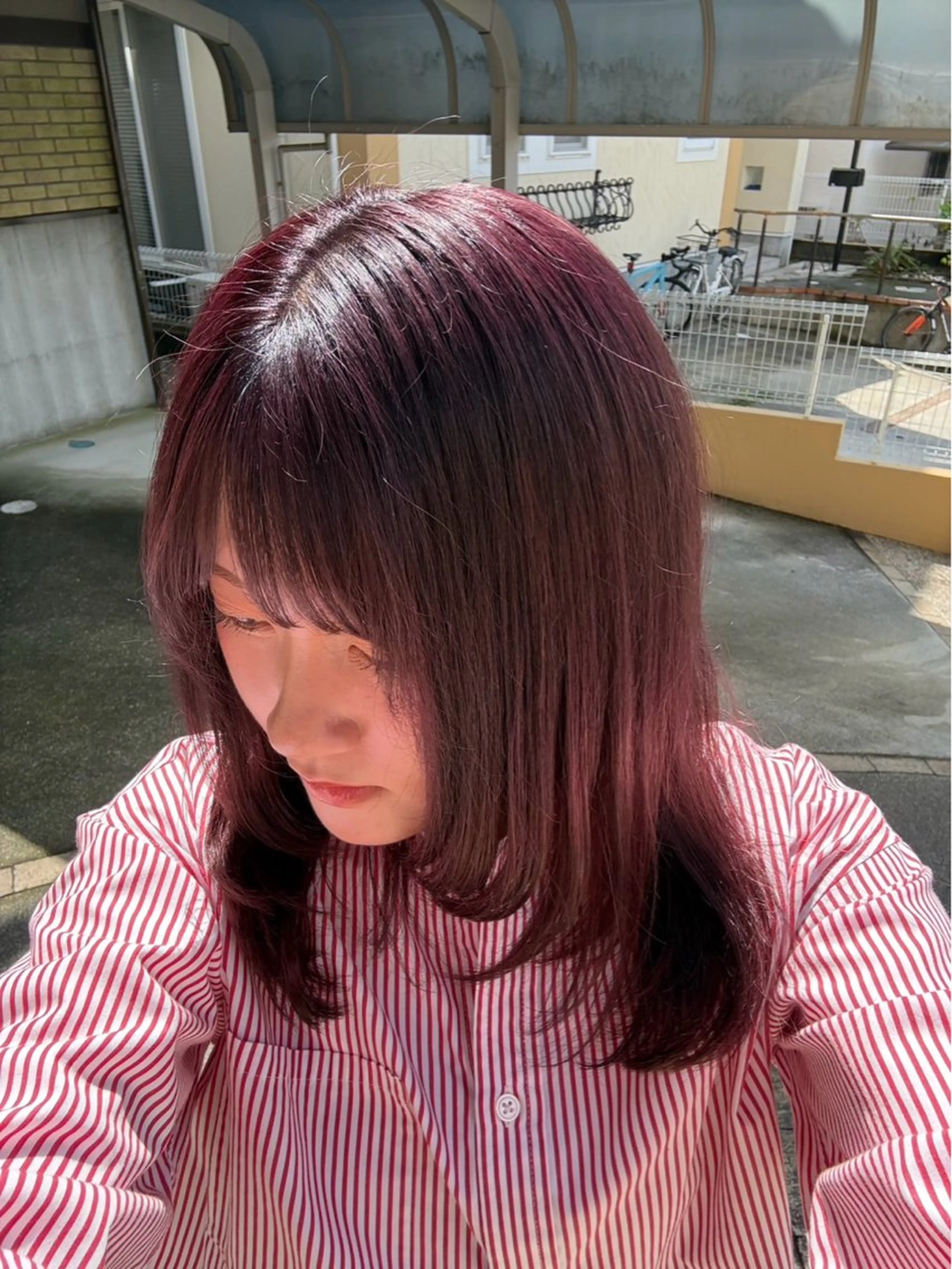 ミディアム カラー ヘアカラー トリートメント GARDENes hikaruのヘアスタイル