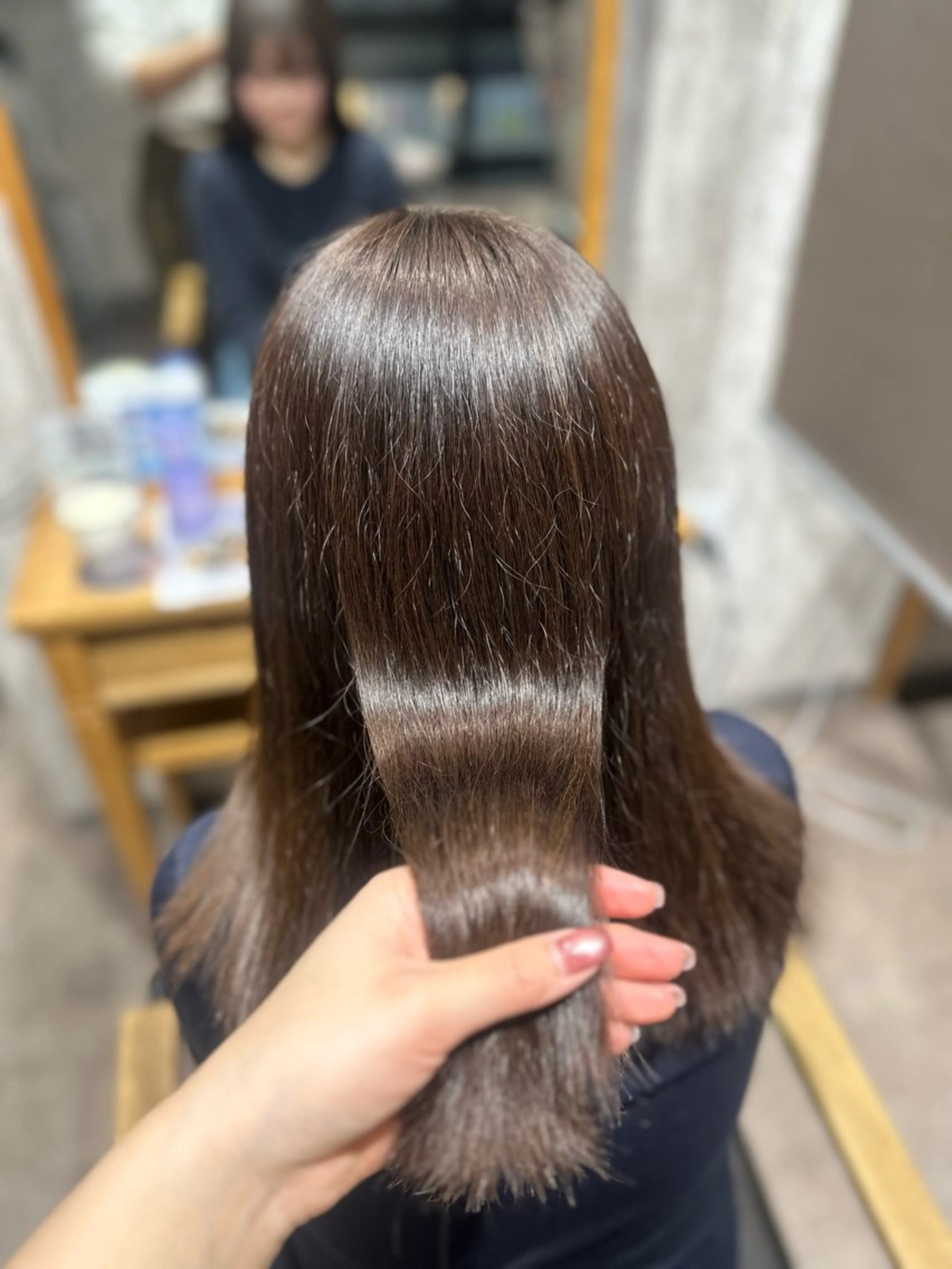 セミロング 縮毛矯正 トリートメント 濱本 樹蘭のヘアスタイル