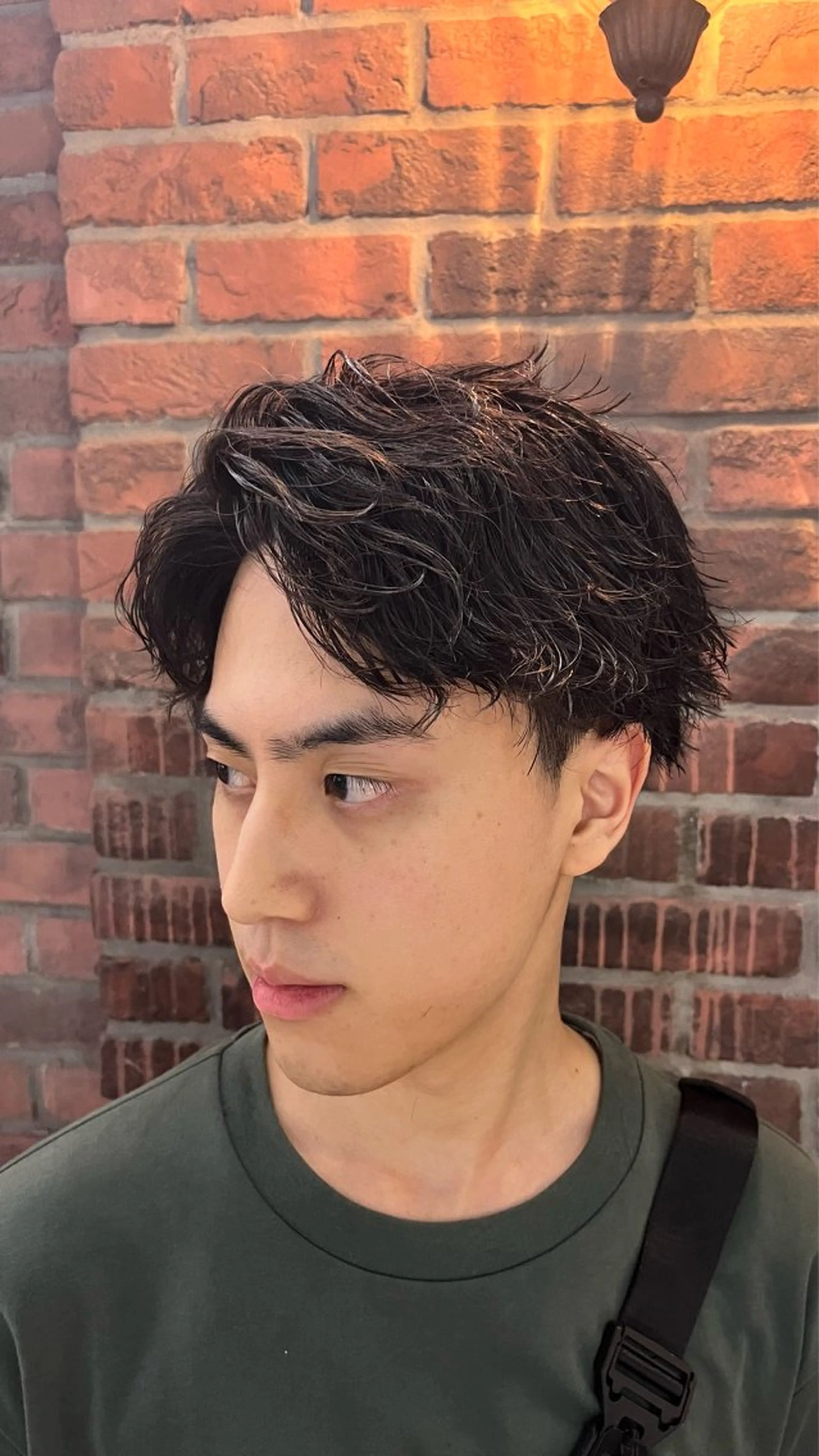 ミディアム 佐々木 健吾のヘアスタイル