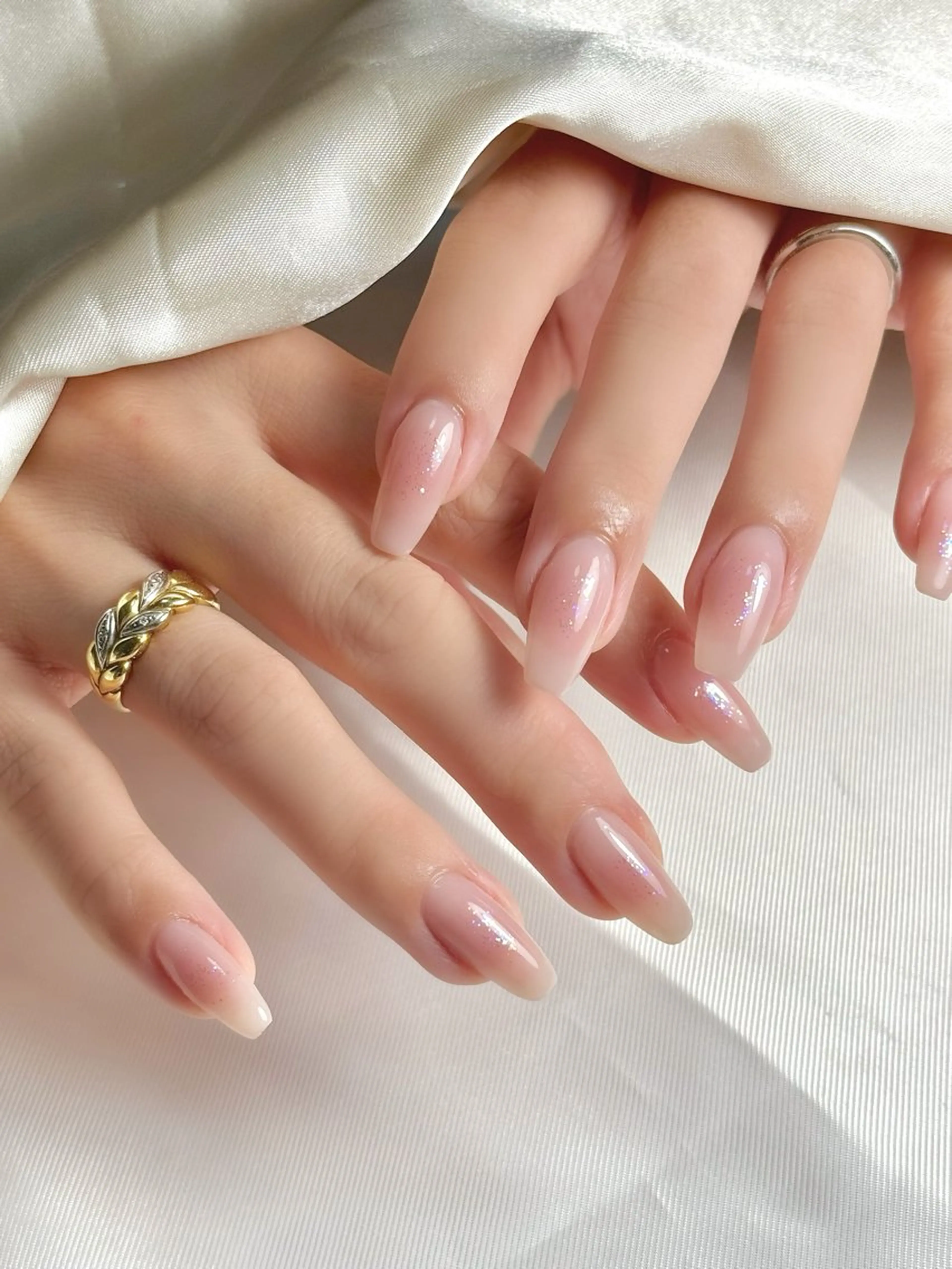 ネイル チークネイル ラメ(グリッター) miryeonail ミリョネイルのネイルデザイン