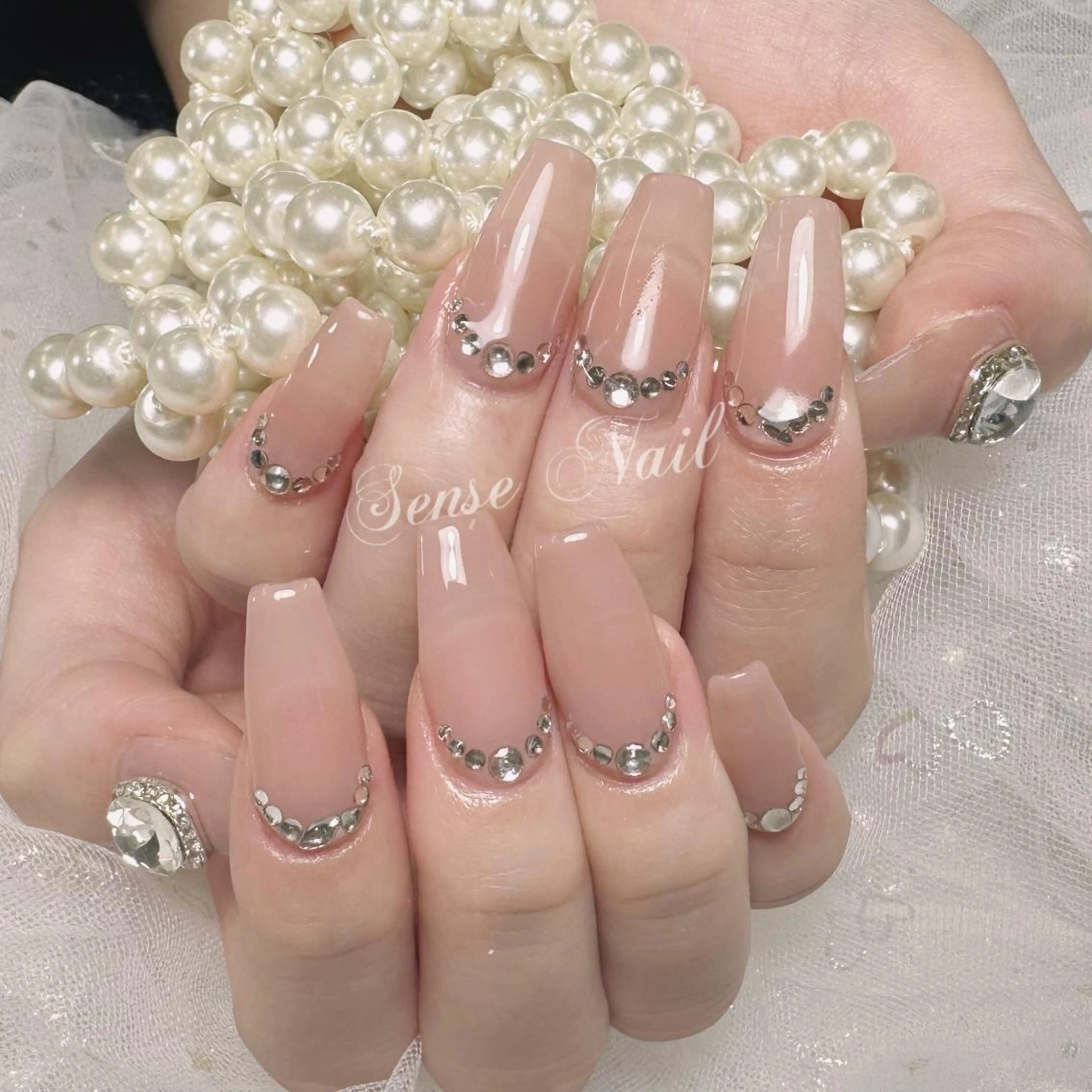 ネイル ハンドネイル ハンドケア Queening 🦋のネイルデザイン