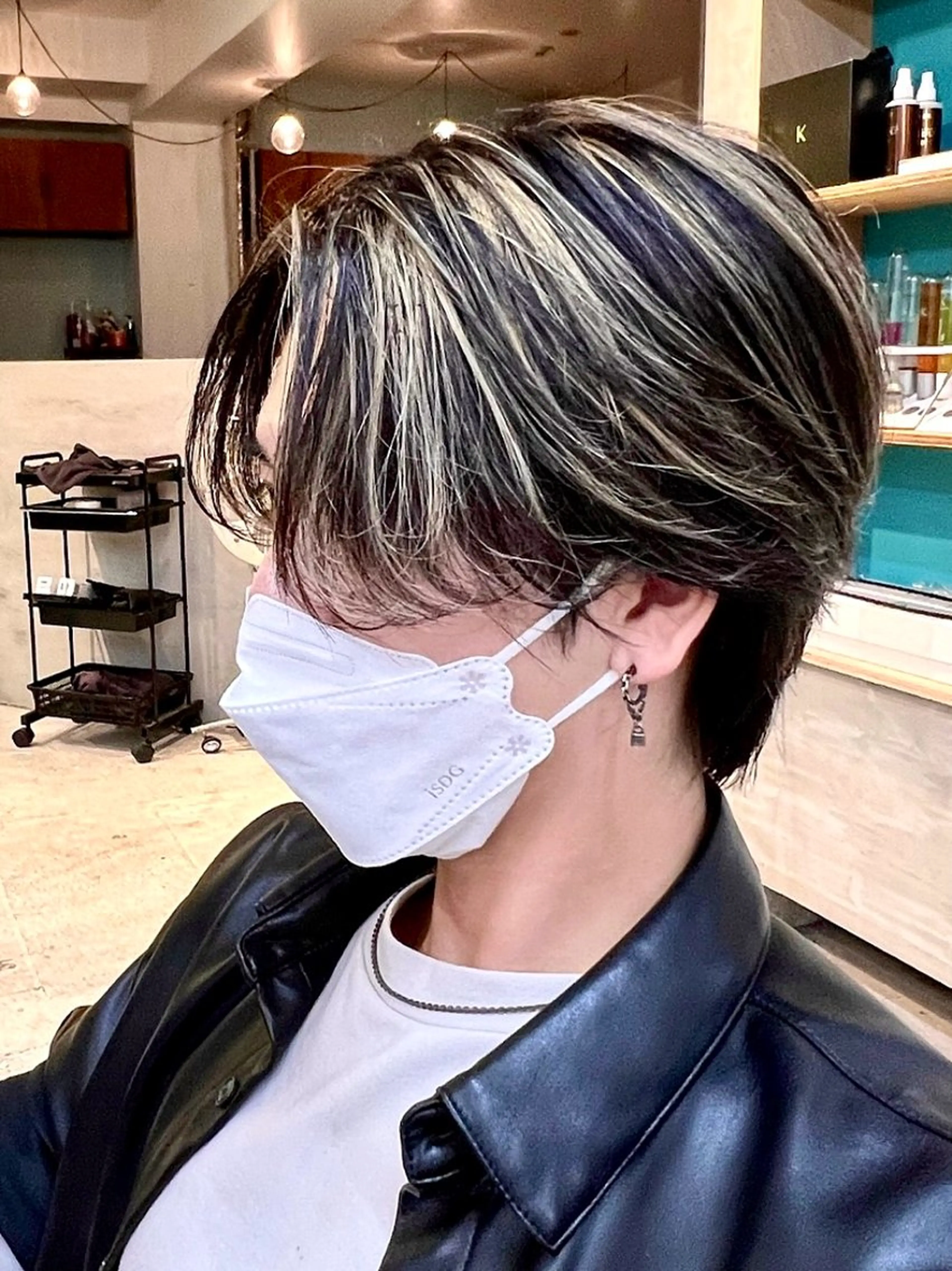 ミディアム カラー メンズ メンズハイライト ハイライトカラー ハイライト カット ヘアカラー バレイヤージュ/ シャドウルーツ/安室のヘアスタイル