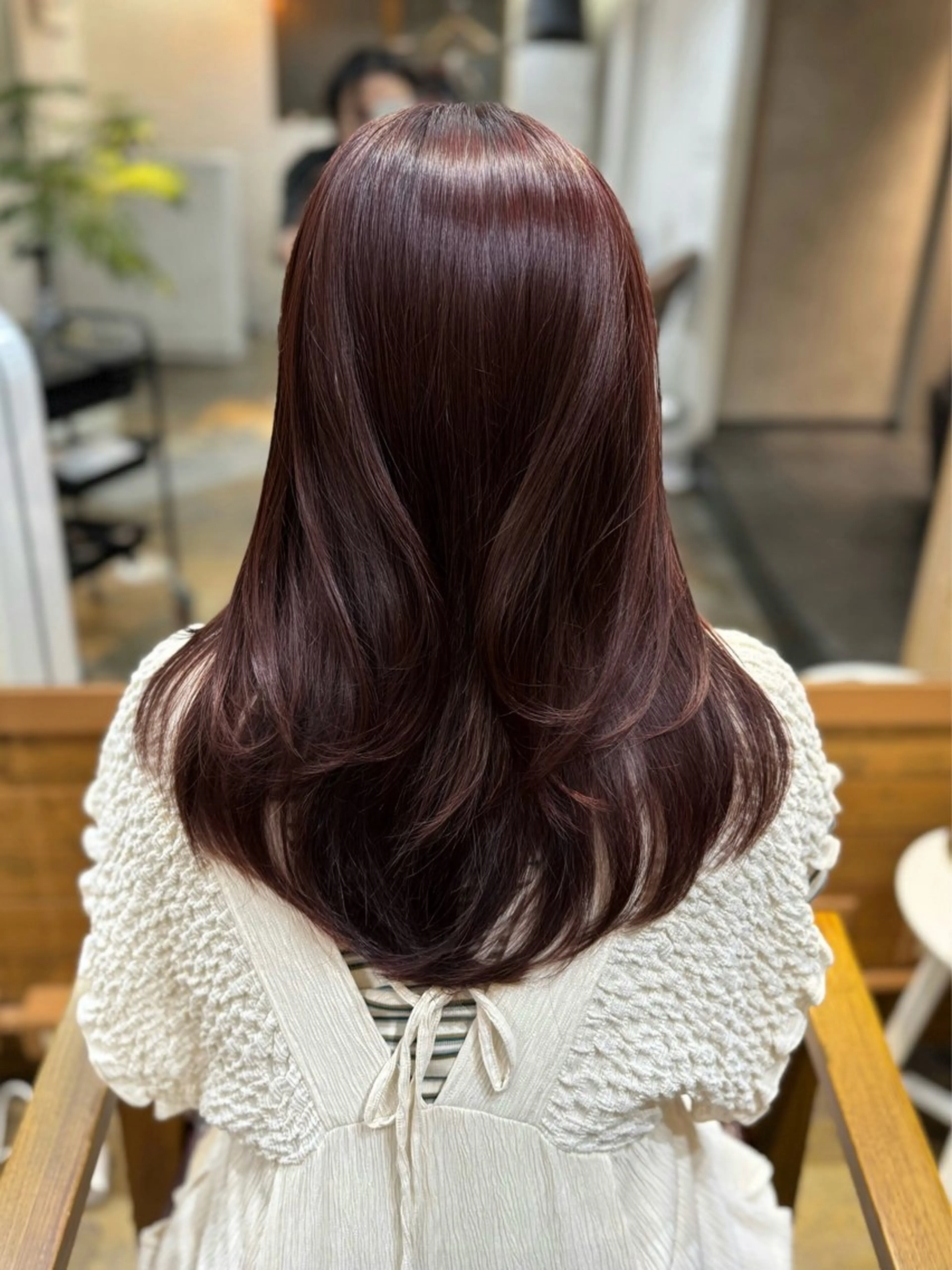 セミロング 髪質改善✨艶髪✨ レイヤーカット 田畑のヘアスタイル